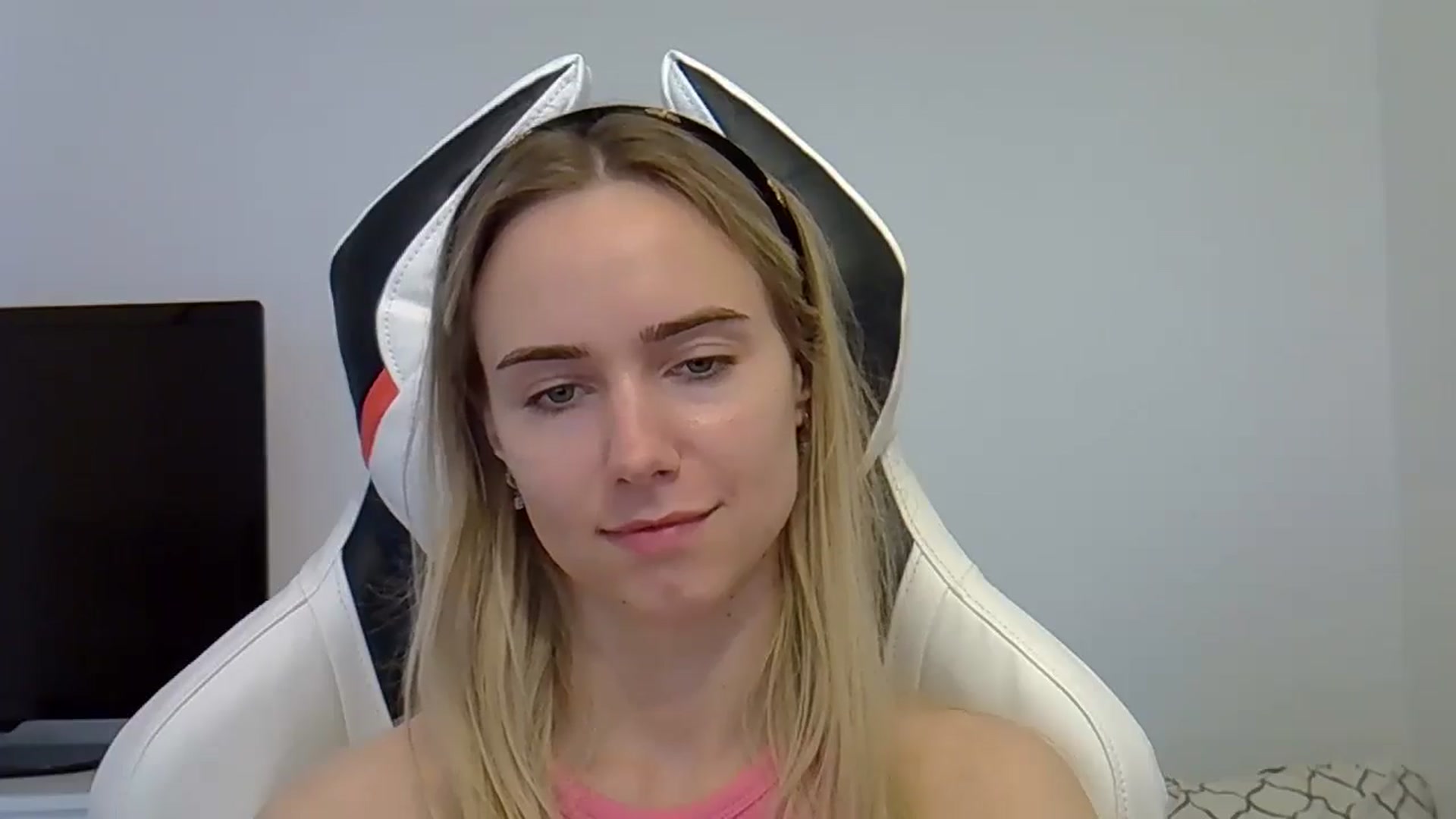 Gallery image thumbnail from Ocean__Soul's myfreecams stream on, 05/30/2025, 15:31 image 20 of 20