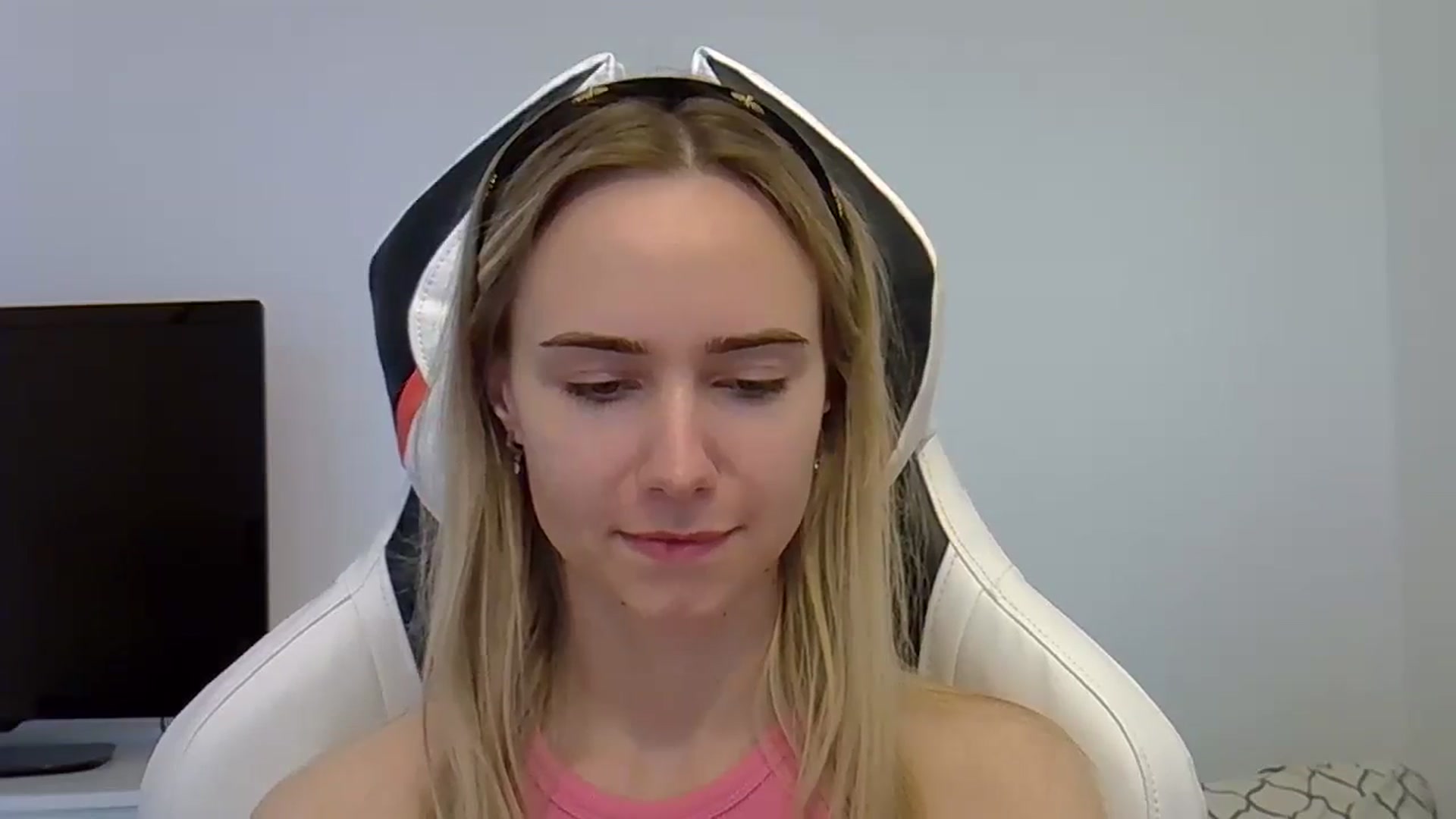 Gallery image thumbnail from Ocean__Soul's myfreecams stream on, 05/30/2025, 15:31 image 11 of 20