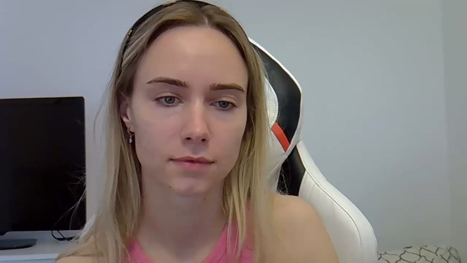 Gallery image thumbnail from Ocean__Soul's myfreecams stream on, 05/30/2025, 15:31 image 2 of 20
