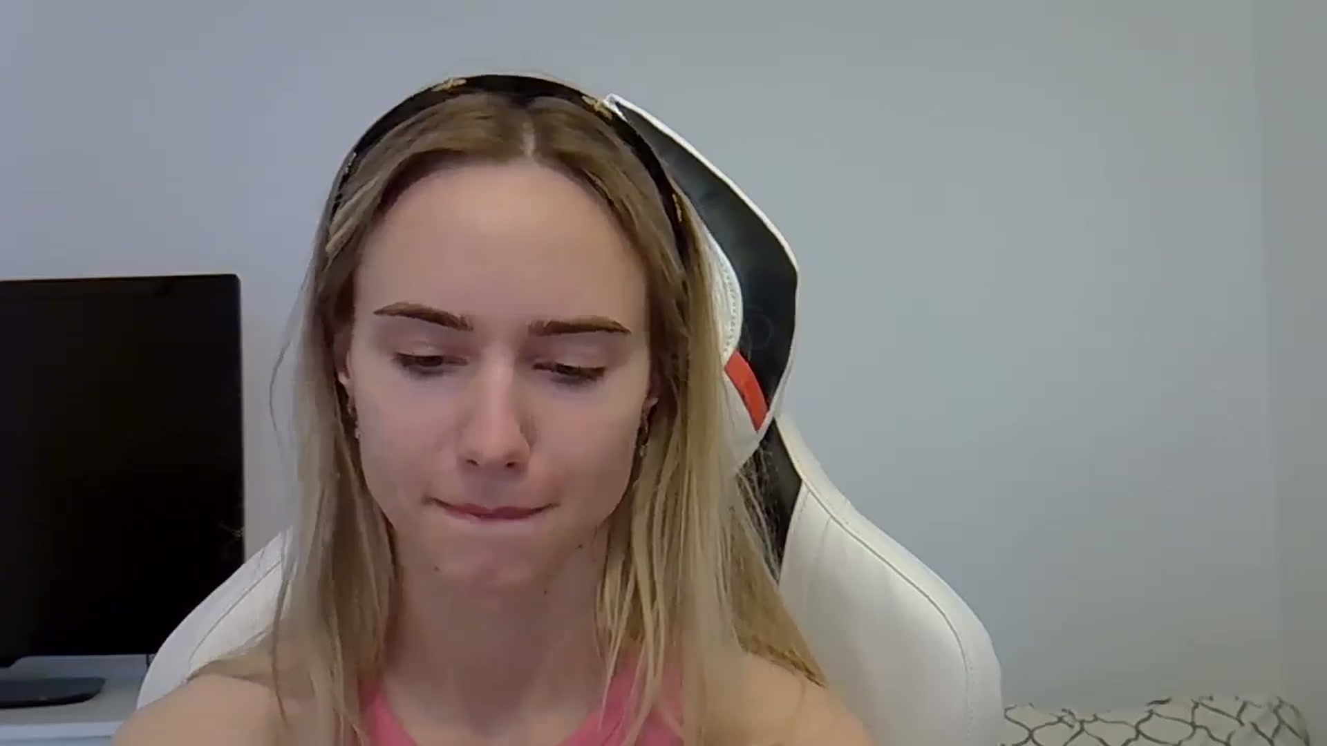 Gallery image thumbnail from Ocean__Soul's myfreecams stream on, 05/30/2025, 15:31 image 4 of 20