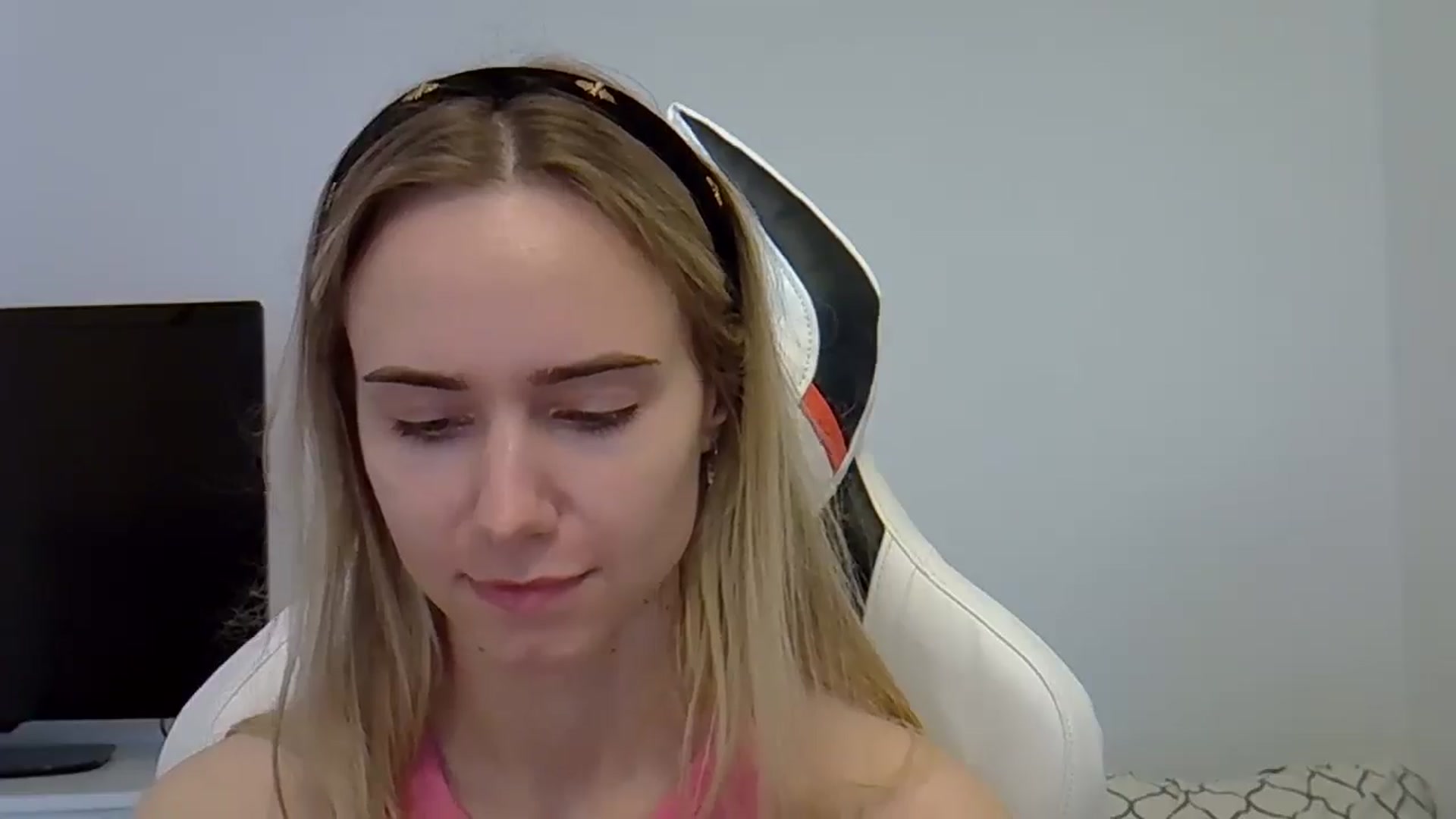 Gallery image thumbnail from Ocean__Soul's myfreecams stream on, 05/30/2025, 15:31 image 3 of 20