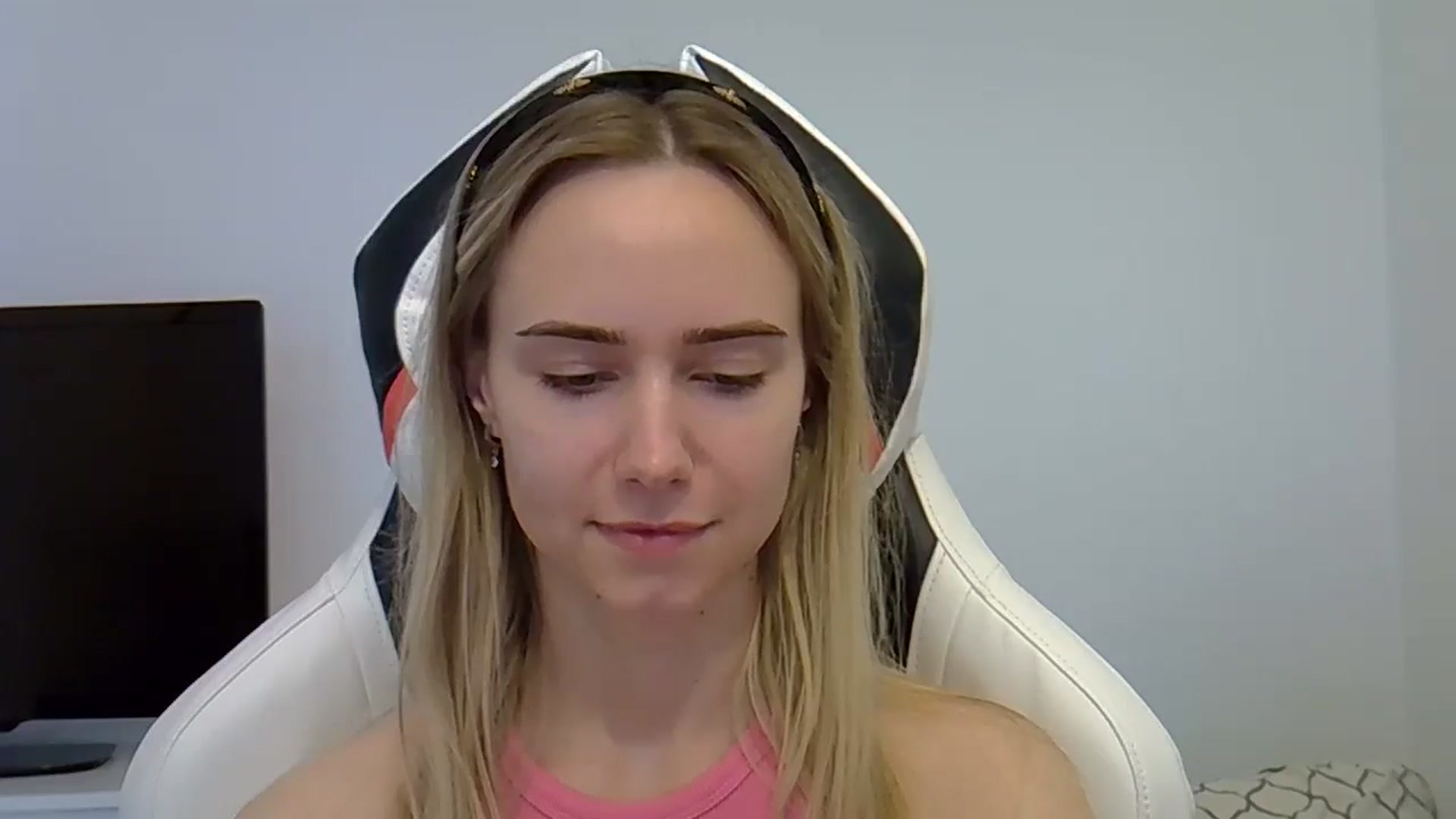 Gallery image thumbnail from Ocean__Soul's myfreecams stream on, 05/30/2025, 15:31 image 10 of 20