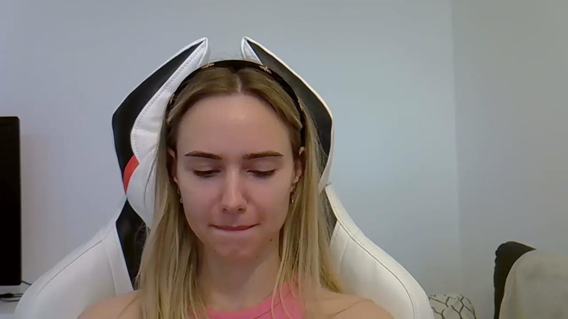 Gallery image thumbnail from Ocean__Soul's myfreecams stream on, 05/30/2025, 17:35 image 16 of 20