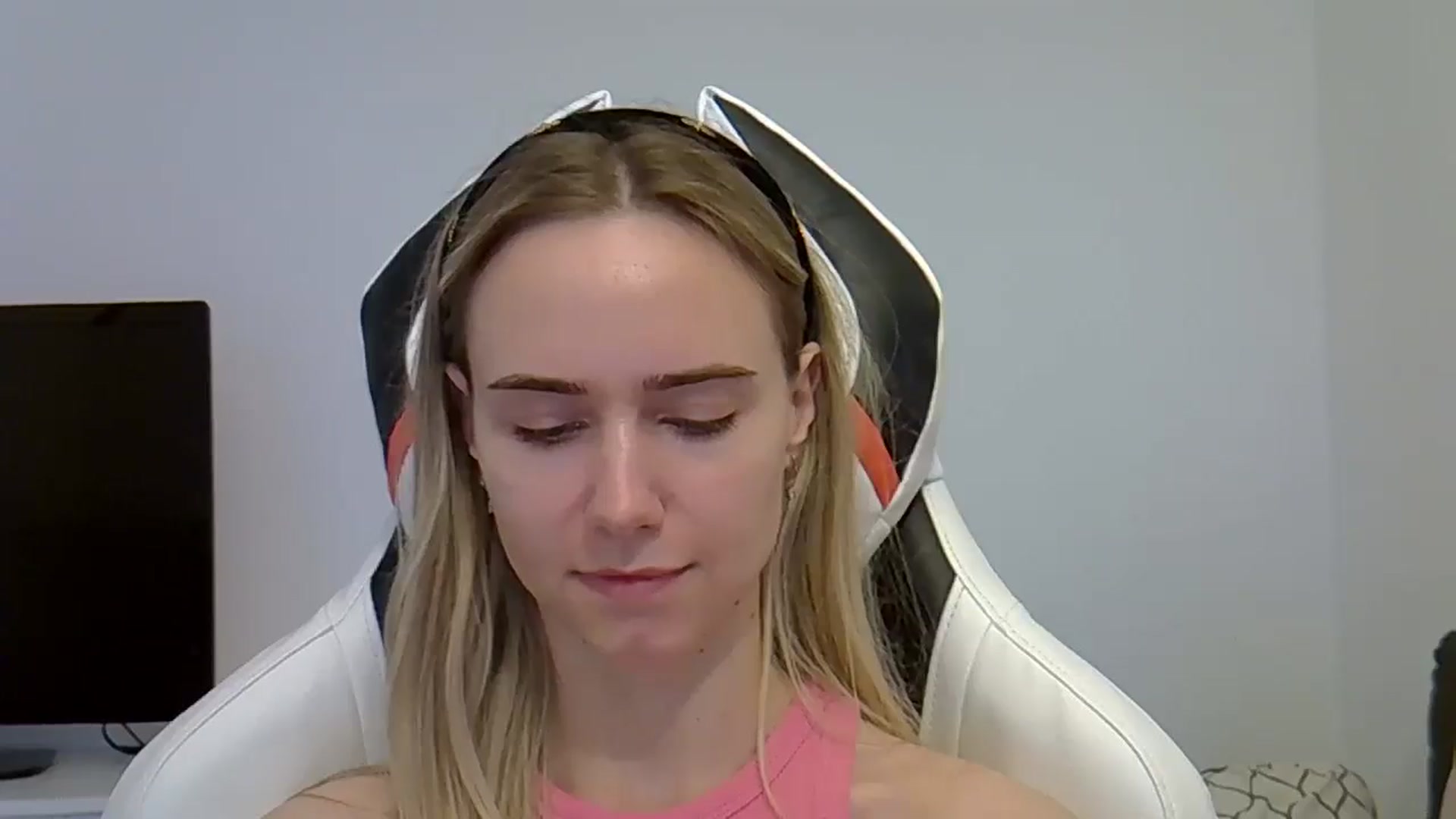 Gallery image thumbnail from Ocean__Soul's myfreecams stream on, 05/30/2025, 17:35 image 5 of 20