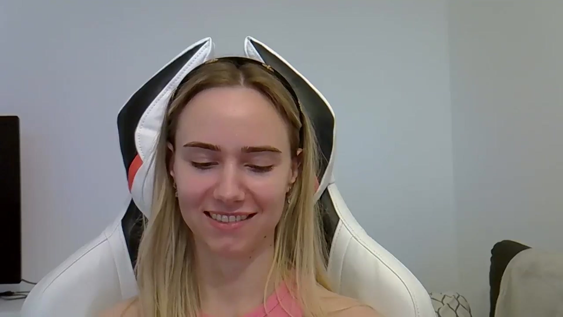 Gallery image thumbnail from Ocean__Soul's myfreecams stream on, 05/30/2025, 17:35 image 14 of 20