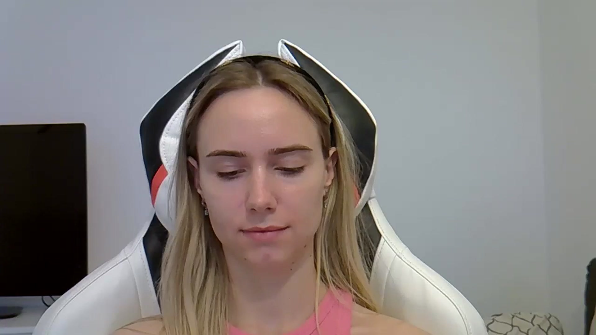 Gallery image thumbnail from Ocean__Soul's myfreecams stream on, 05/30/2025, 17:35 image 7 of 20
