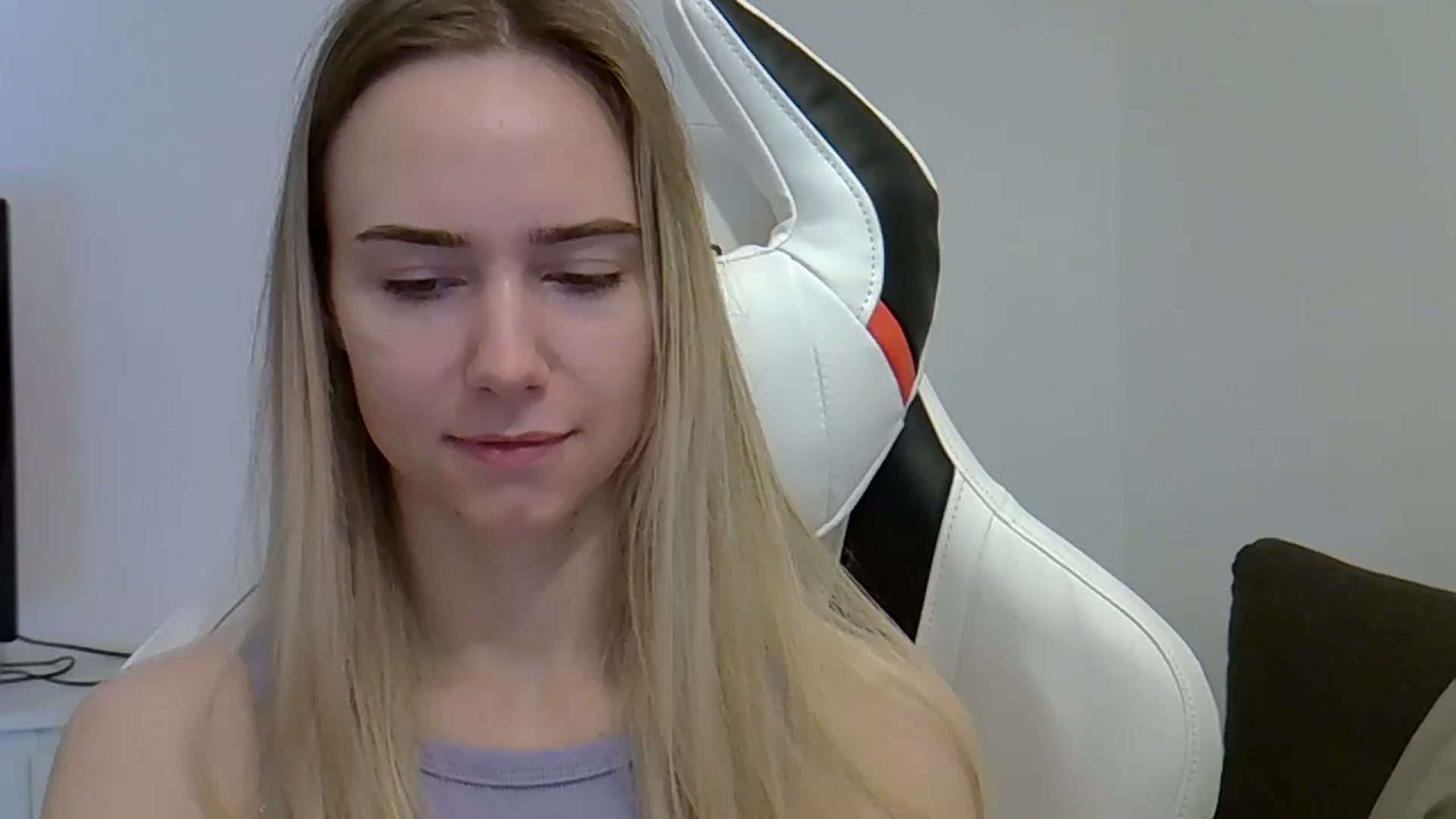 Gallery image thumbnail from Ocean__Soul's myfreecams stream on, 05/31/2025, 09:00 image 15 of 20