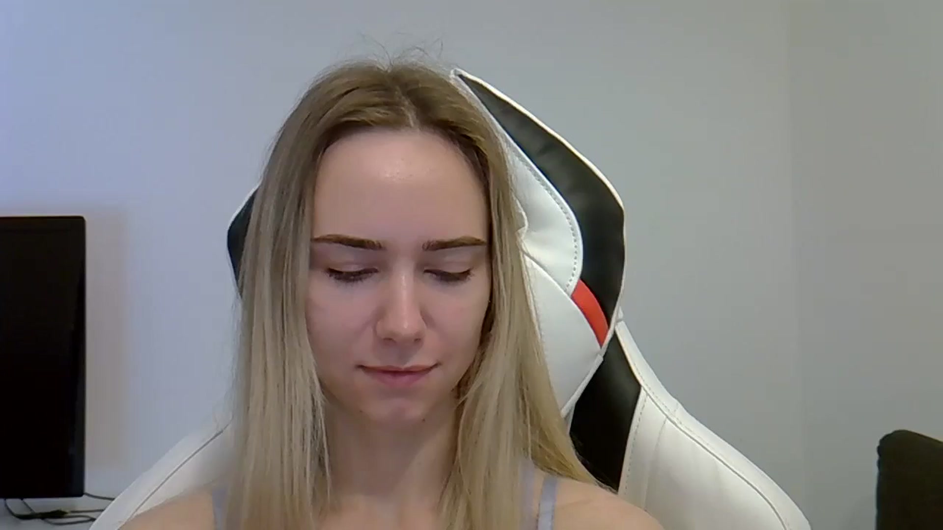 Gallery image thumbnail from Ocean__Soul's myfreecams stream on, 05/31/2025, 09:00 image 9 of 20