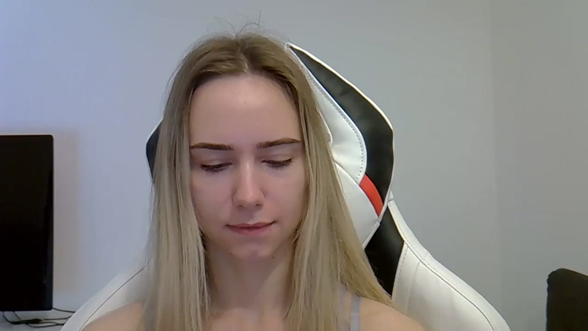 Gallery image thumbnail from Ocean__Soul's myfreecams stream on, 05/31/2025, 09:00 image 8 of 20