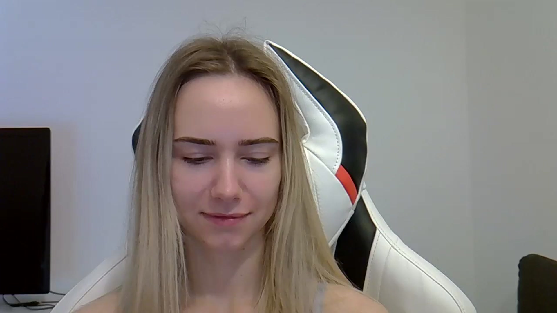 Gallery image thumbnail from Ocean__Soul's myfreecams stream on, 05/31/2025, 09:00 image 7 of 20