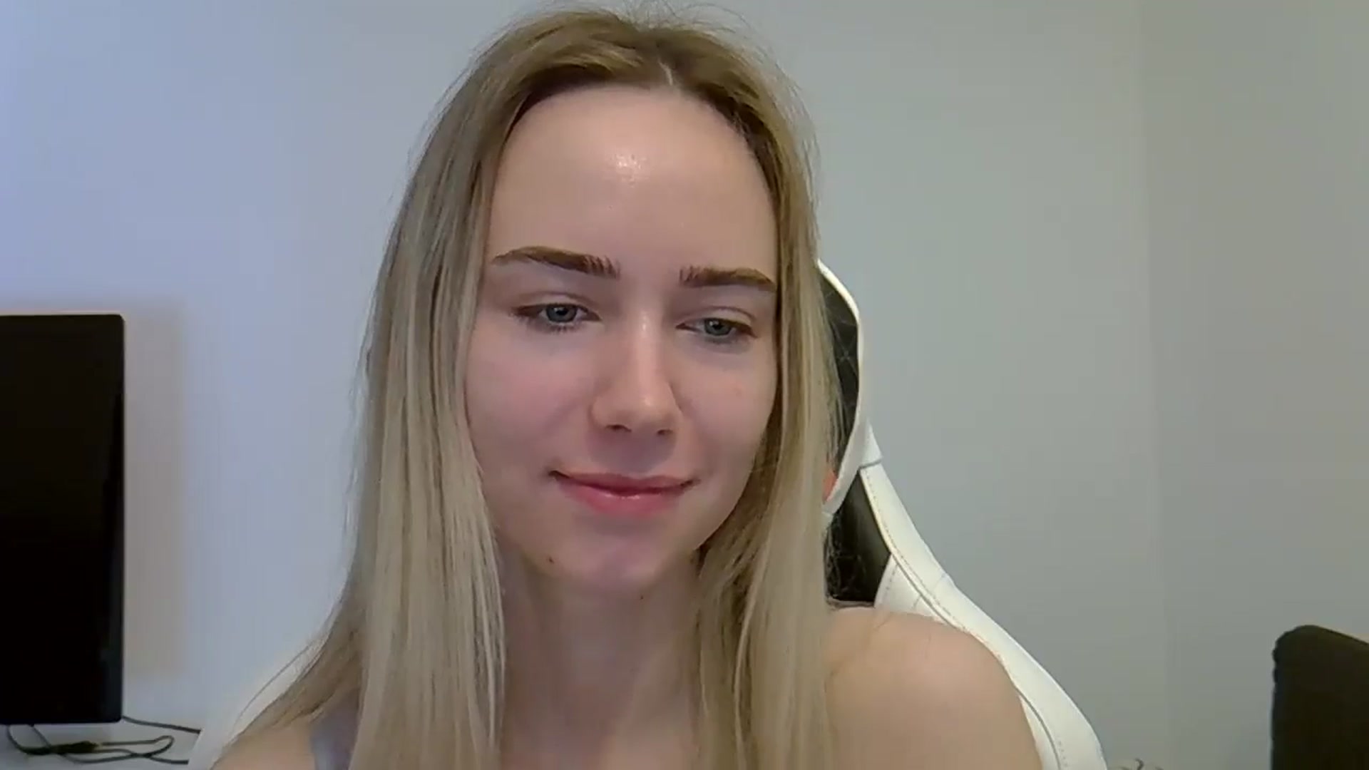 Gallery image thumbnail from Ocean__Soul's myfreecams stream on, 05/31/2025, 09:00 image 4 of 20