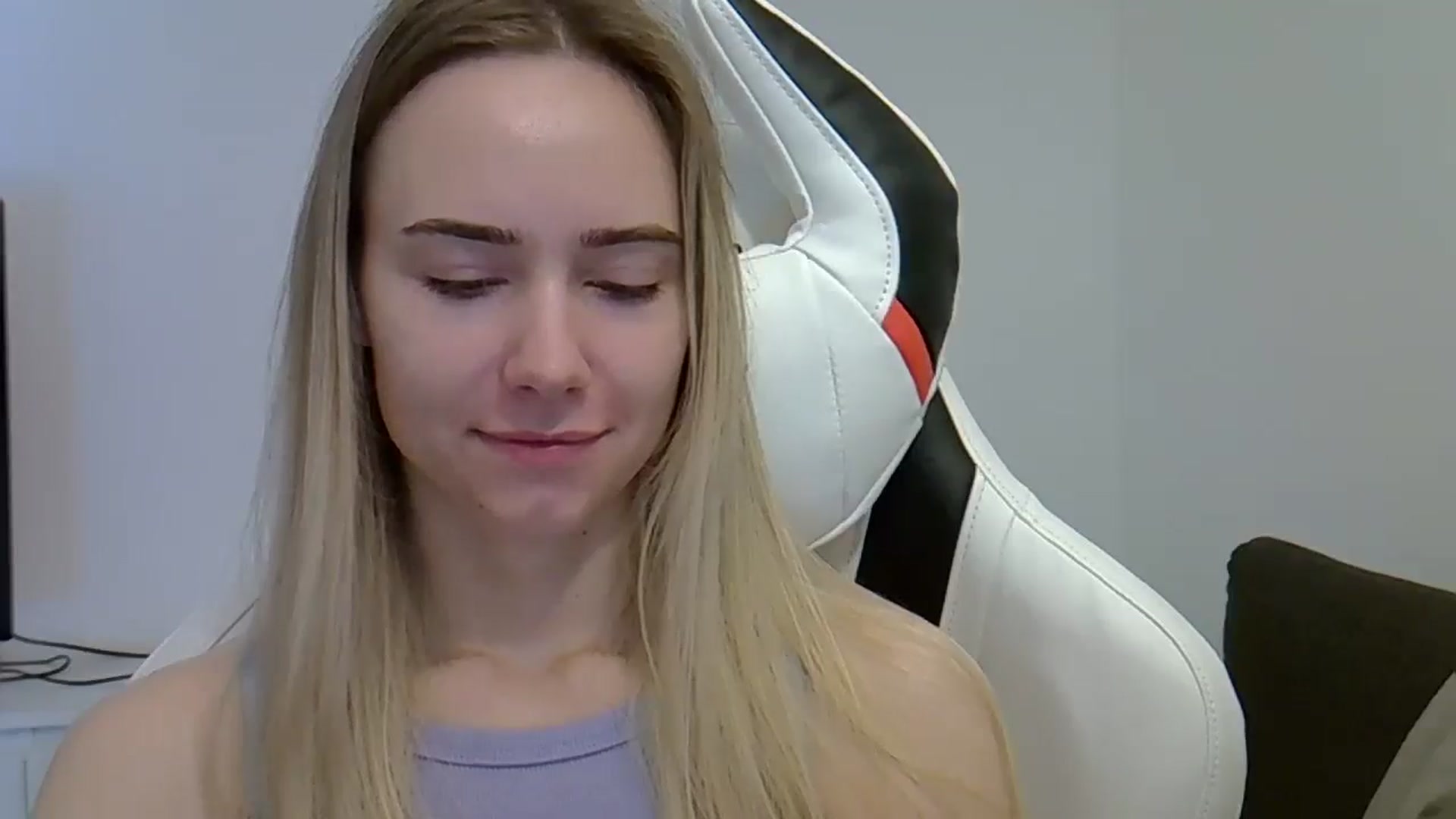Gallery image thumbnail from Ocean__Soul's myfreecams stream on, 05/31/2025, 09:00 image 14 of 20