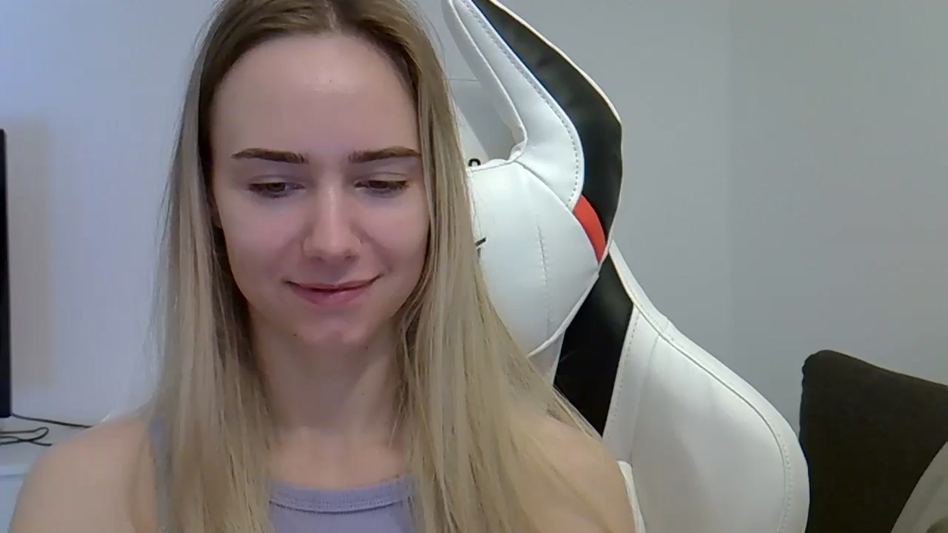 Gallery image thumbnail from Ocean__Soul's myfreecams stream on, 05/31/2025, 09:00 image 16 of 20