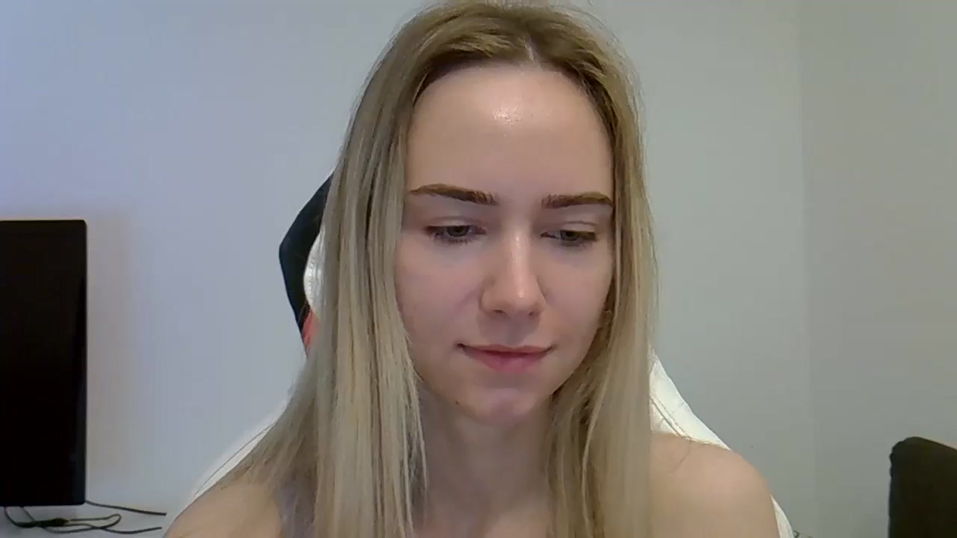 Gallery image thumbnail from Ocean__Soul's myfreecams stream on, 05/31/2025, 09:00 image 5 of 20