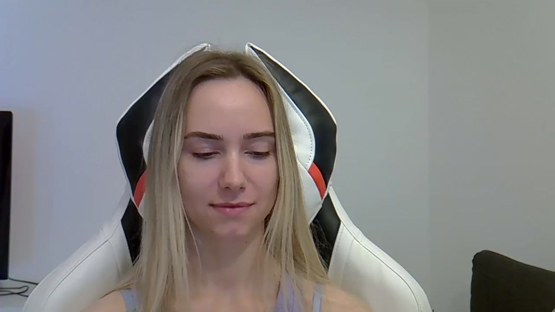 Gallery image thumbnail from Ocean__Soul's myfreecams stream on, 05/31/2025, 11:29 image 14 of 20