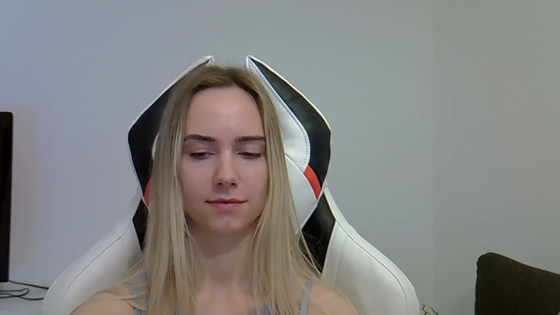 Gallery image thumbnail from Ocean__Soul's myfreecams stream on, 05/31/2025, 11:29 image 20 of 20