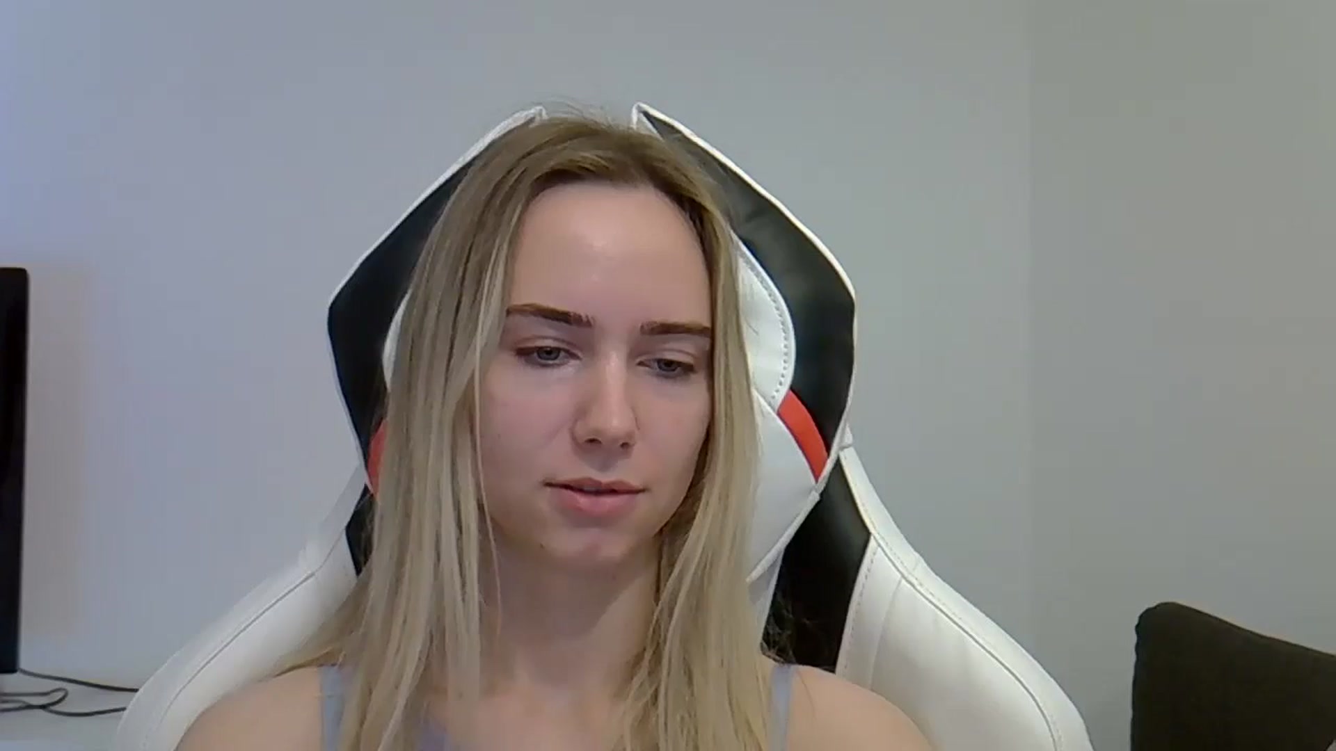 Gallery image thumbnail from Ocean__Soul's myfreecams stream on, 05/31/2025, 11:29 image 12 of 20