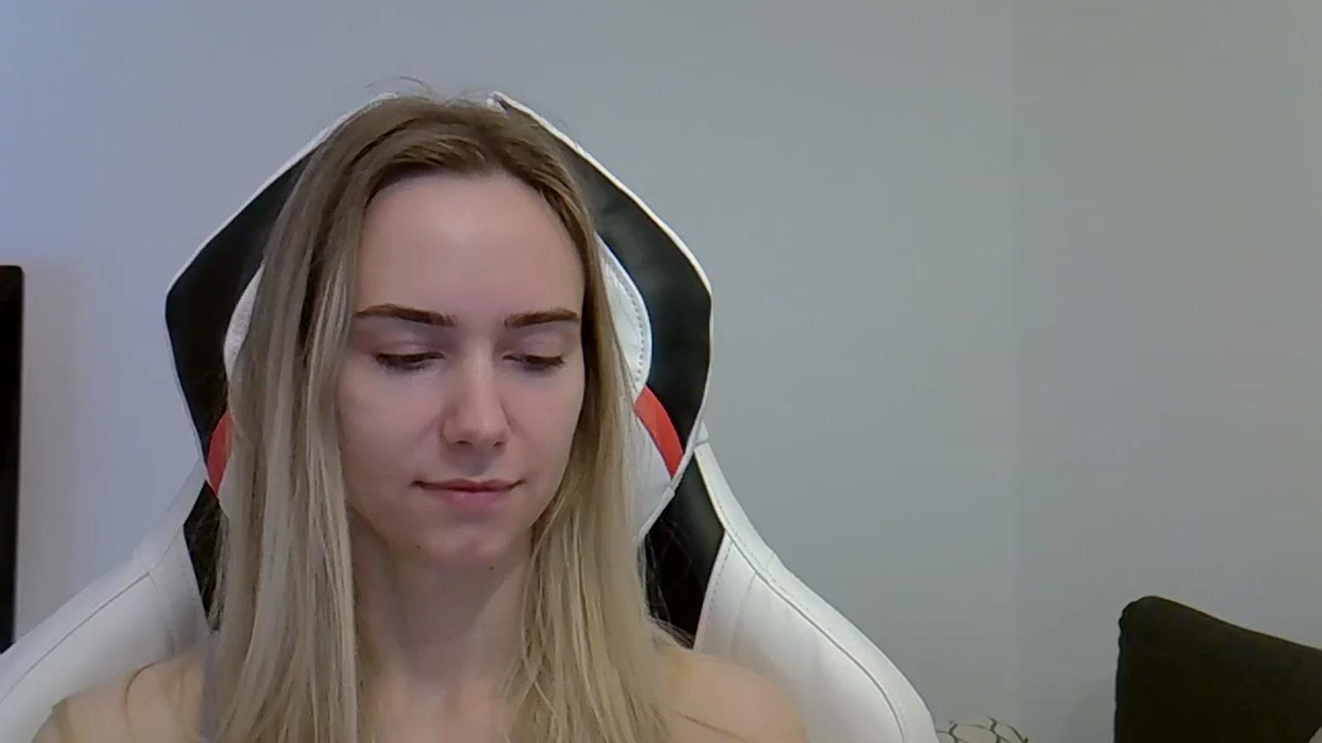 Gallery image thumbnail from Ocean__Soul's myfreecams stream on, 05/31/2025, 11:29 image 6 of 20