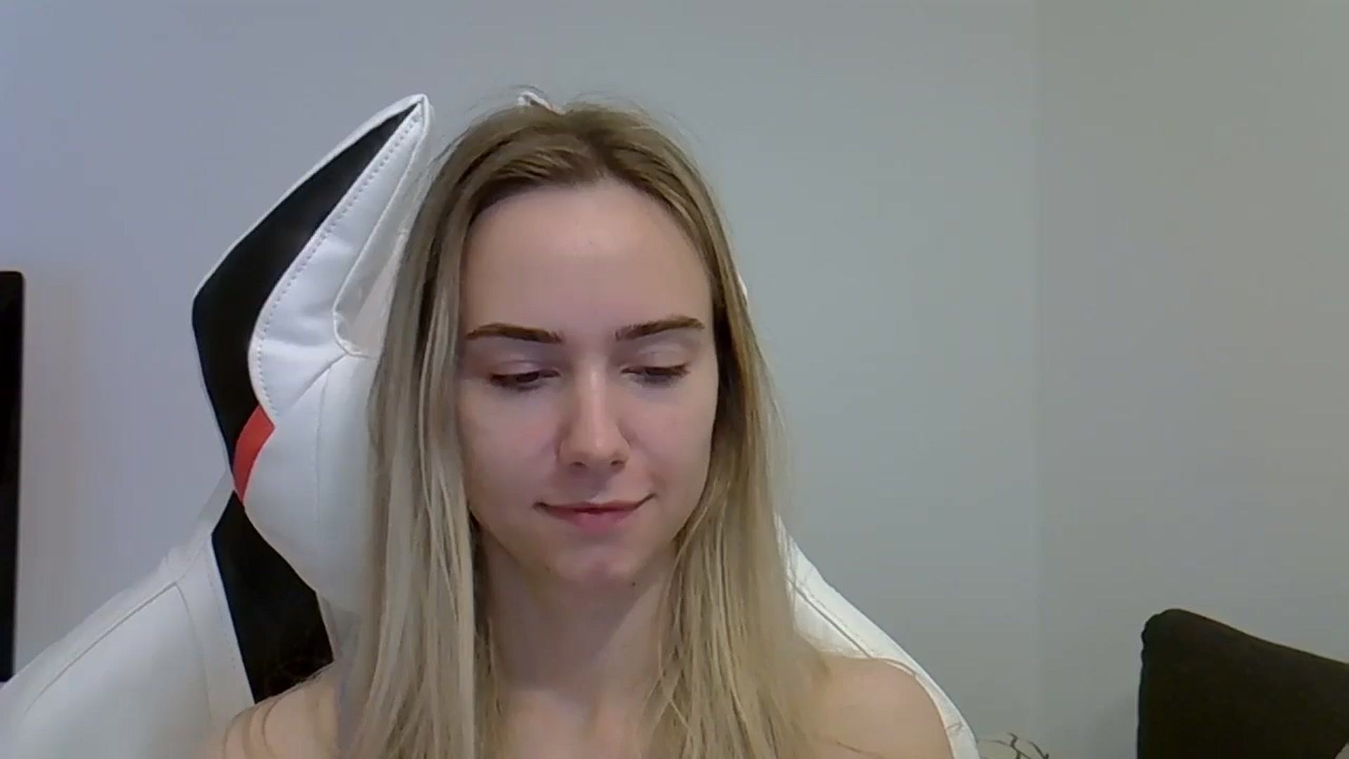 Gallery image thumbnail from Ocean__Soul's myfreecams stream on, 05/31/2025, 11:29 image 5 of 20