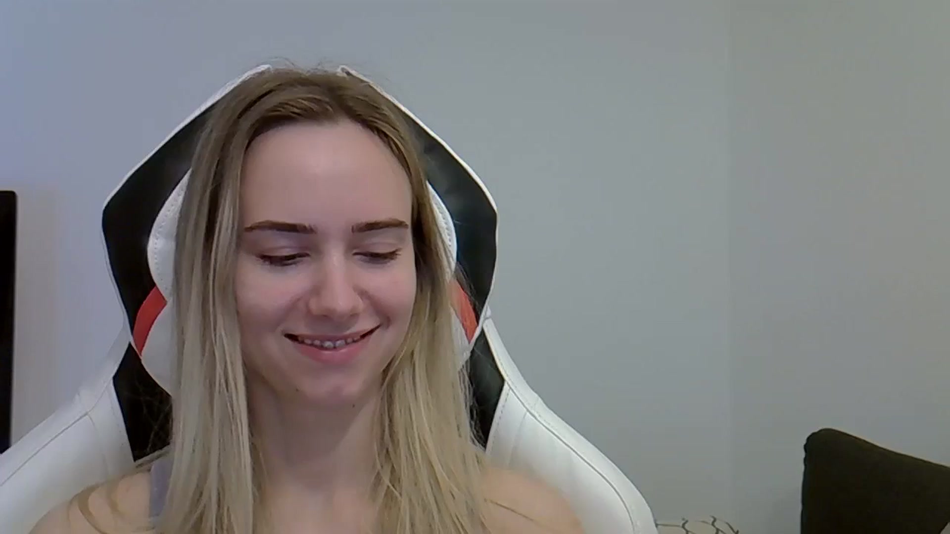 Gallery image thumbnail from Ocean__Soul's myfreecams stream on, 05/31/2025, 11:29 image 4 of 20