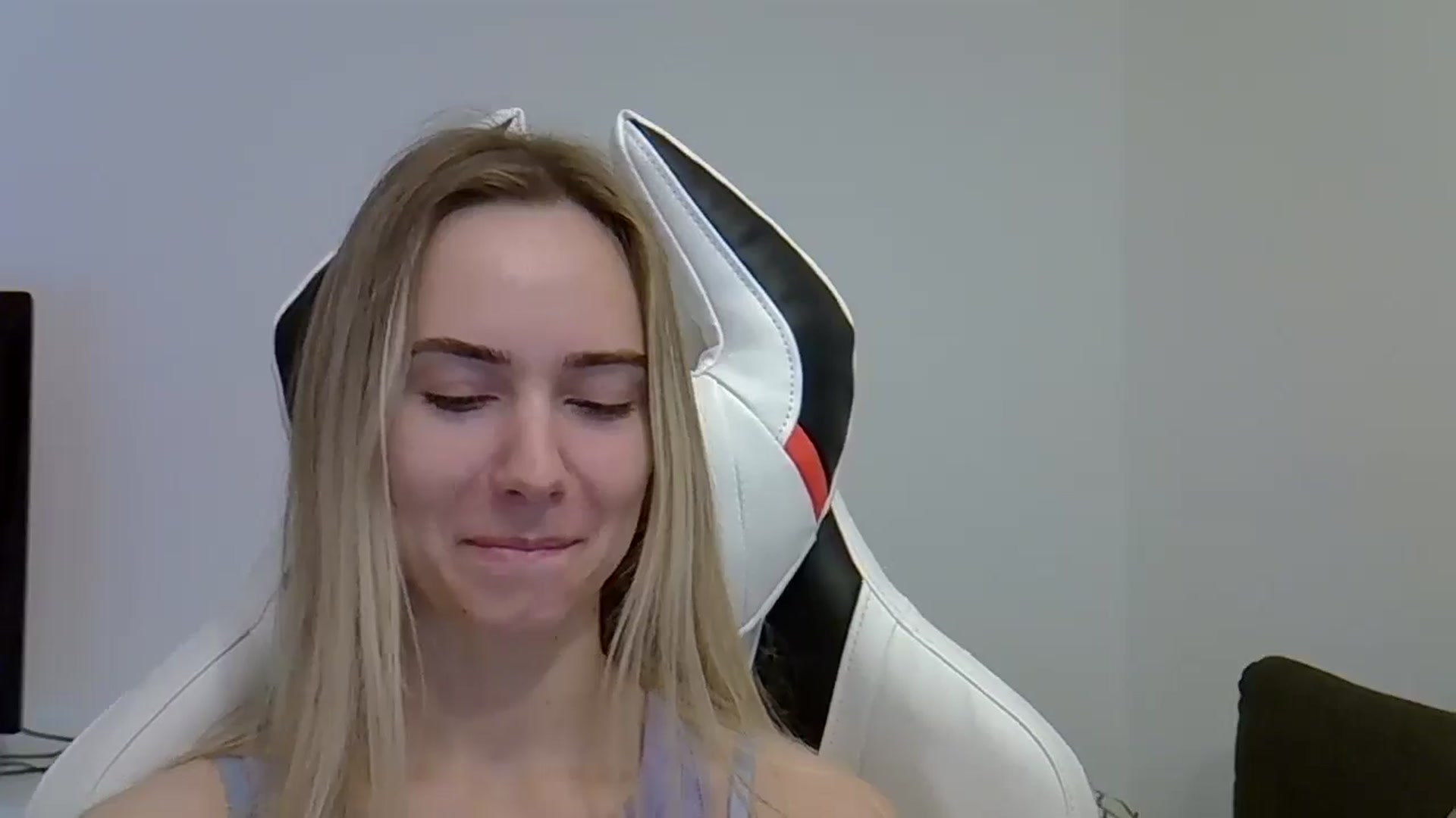 Gallery image thumbnail from Ocean__Soul's myfreecams stream on, 05/31/2025, 11:29 image 13 of 20