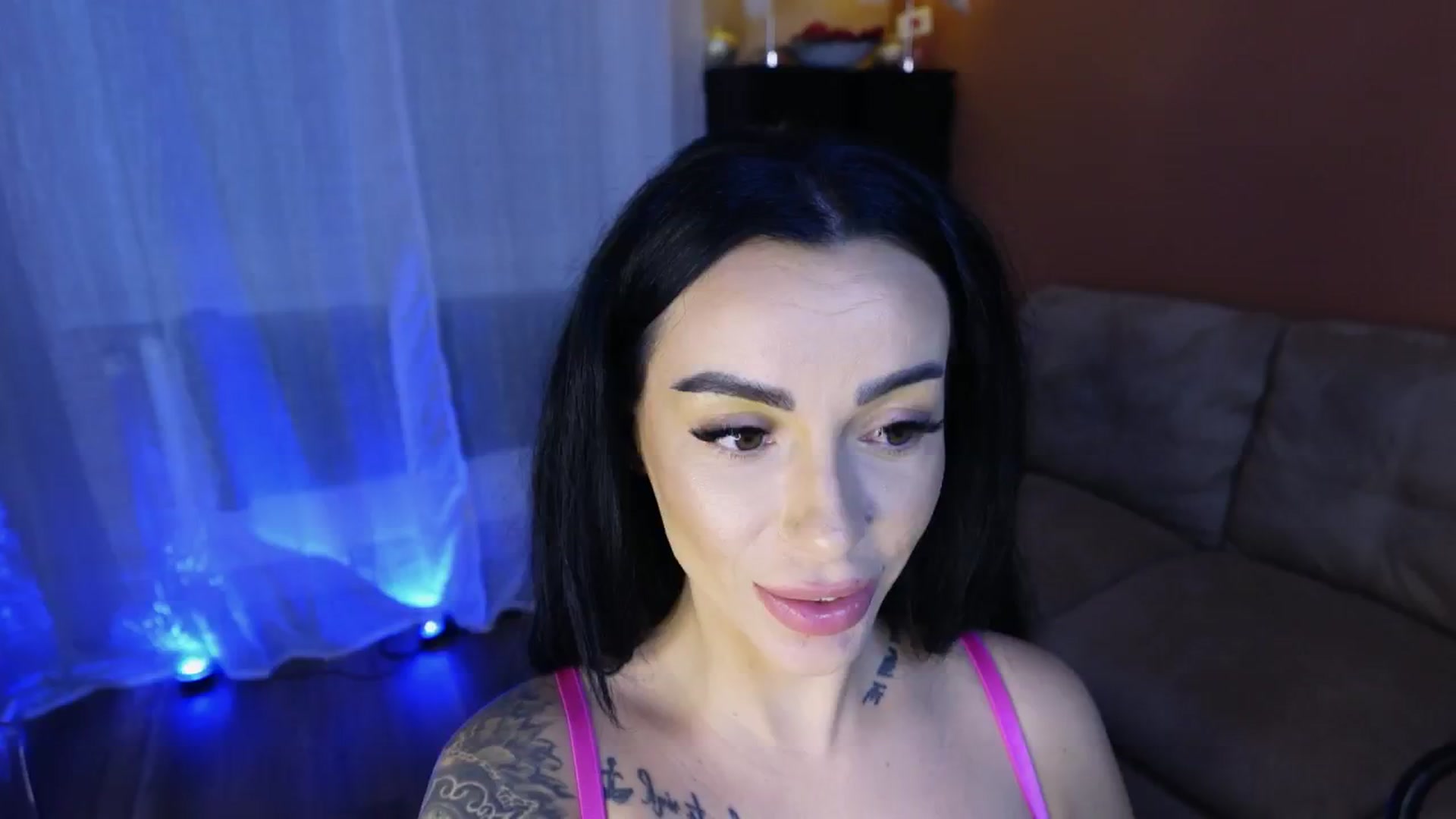 Gallery image thumbnail from Oddetteblackk's myfreecams stream on, 12/13/2024, 01:08 image 6 of 20