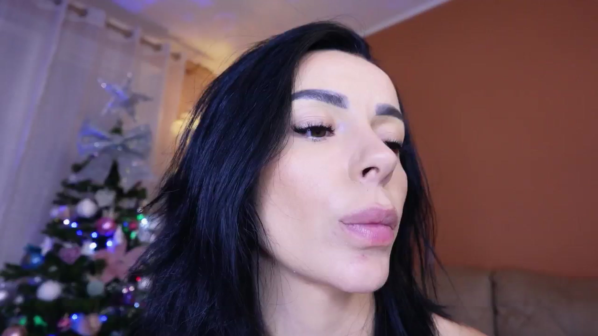 Gallery image thumbnail from Oddetteblackk's myfreecams stream on, 12/20/2024, 24:26 image 16 of 20