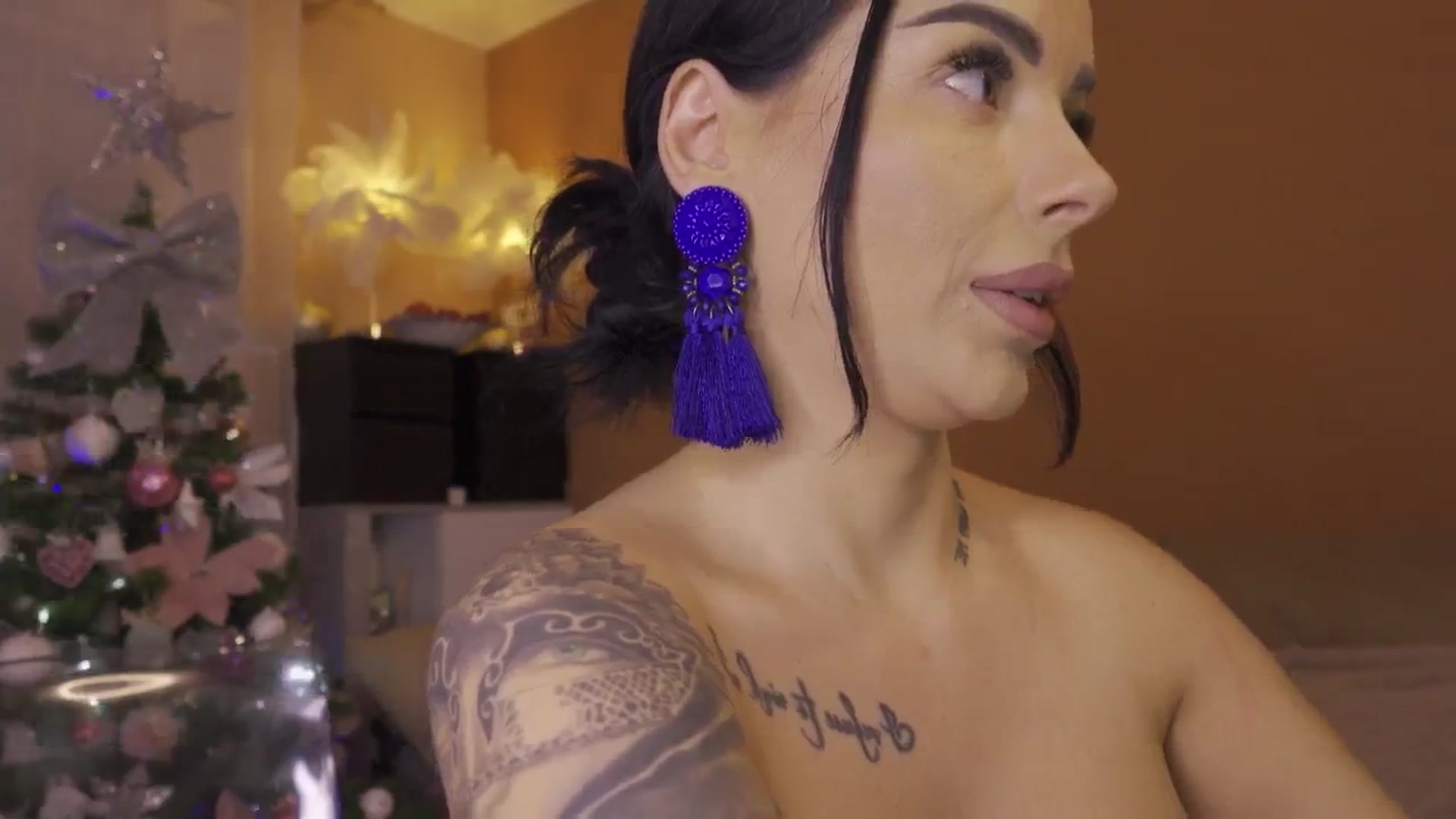 Gallery image thumbnail from Oddetteblackk's myfreecams stream on, 12/23/2024, 22:46 image 8 of 20