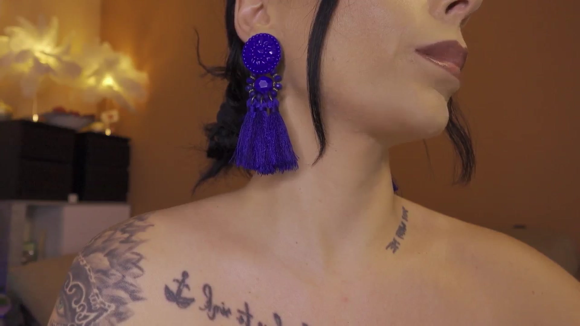 Gallery image thumbnail from Oddetteblackk's myfreecams stream on, 12/24/2024, 24:11 image 6 of 20