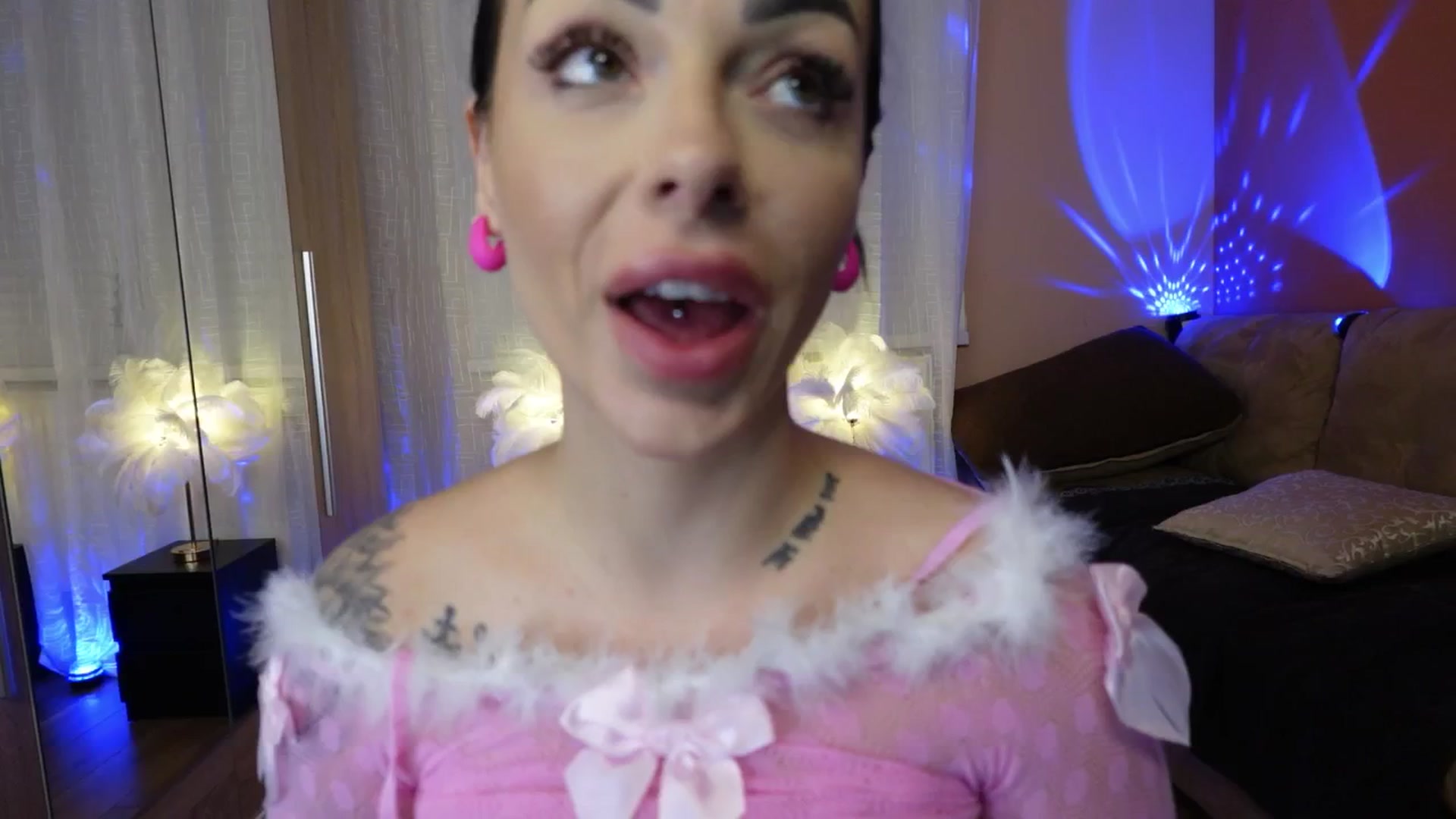 Gallery image thumbnail from Oddetteblackk's myfreecams stream on, 03/10/2025, 22:03 image 20 of 20