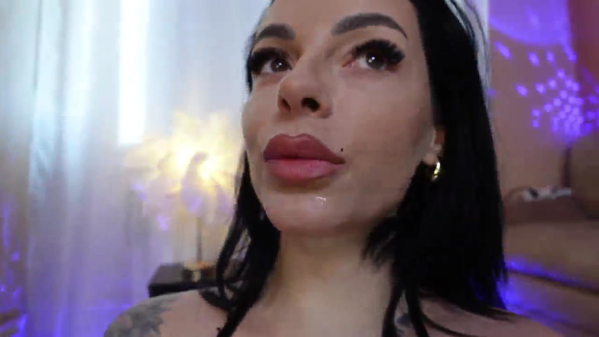 Gallery image thumbnail from Oddetteblackk's myfreecams stream on, 03/21/2025, 13:06 image 10 of 20