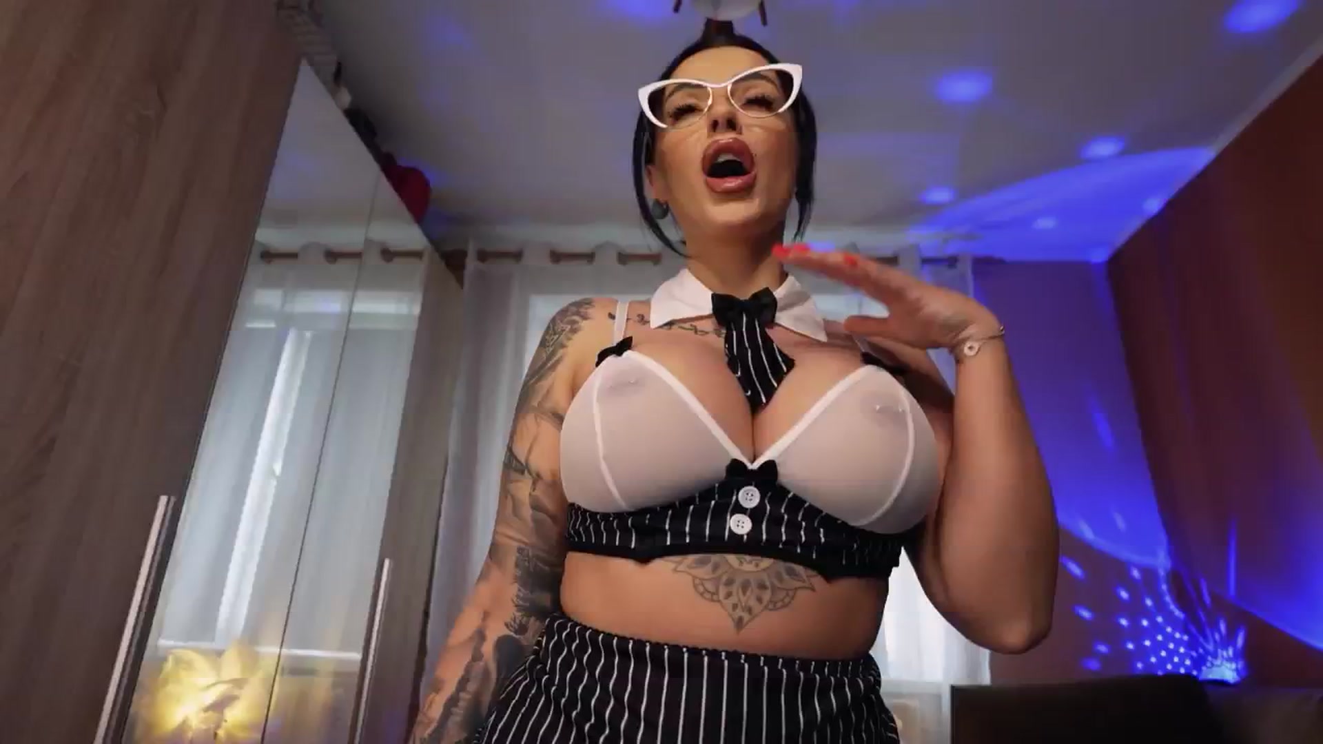 Gallery image thumbnail from Oddetteblackk's myfreecams stream on, 04/12/2025, 10:16 image 1 of 20
