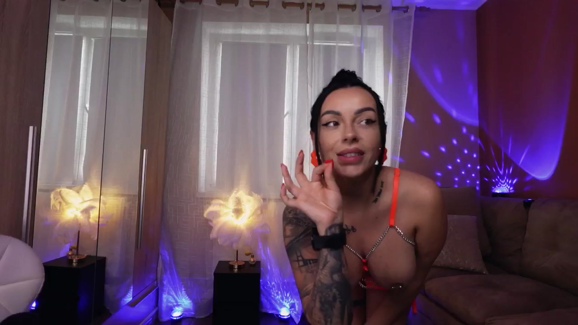 Gallery image thumbnail from Oddetteblackk's myfreecams stream on, 05/02/2025, 08:02 image 11 of 20