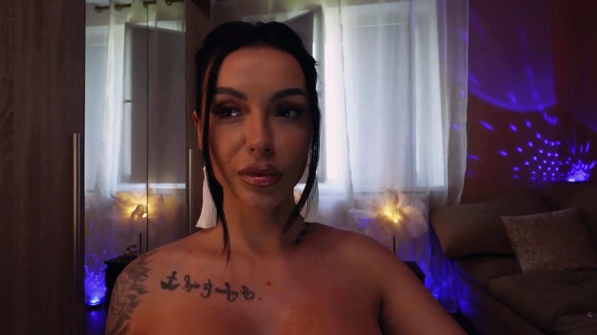 Gallery image thumbnail from Oddetteblackk's myfreecams stream on, 06/05/2025, 08:25 image 12 of 20