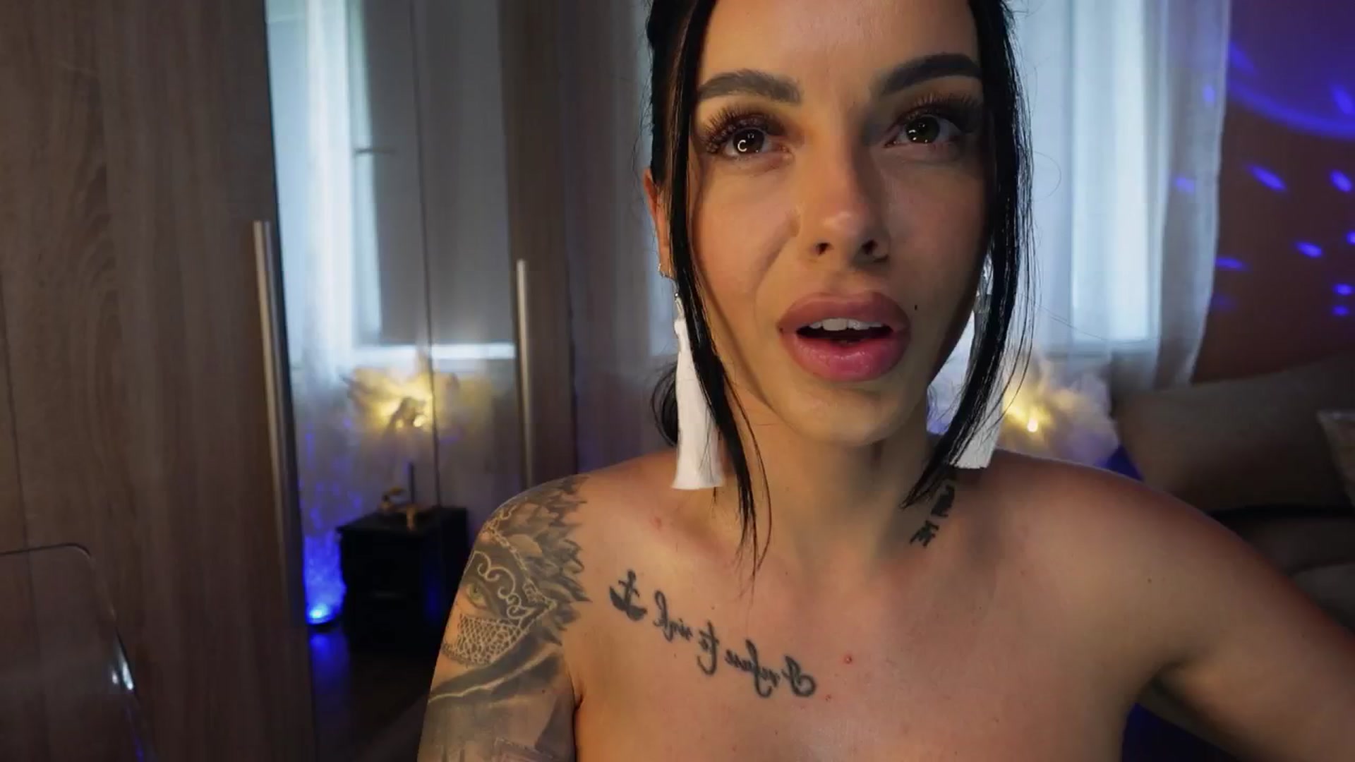 Gallery image thumbnail from Oddetteblackk's myfreecams stream on, 06/05/2025, 12:22 image 13 of 20