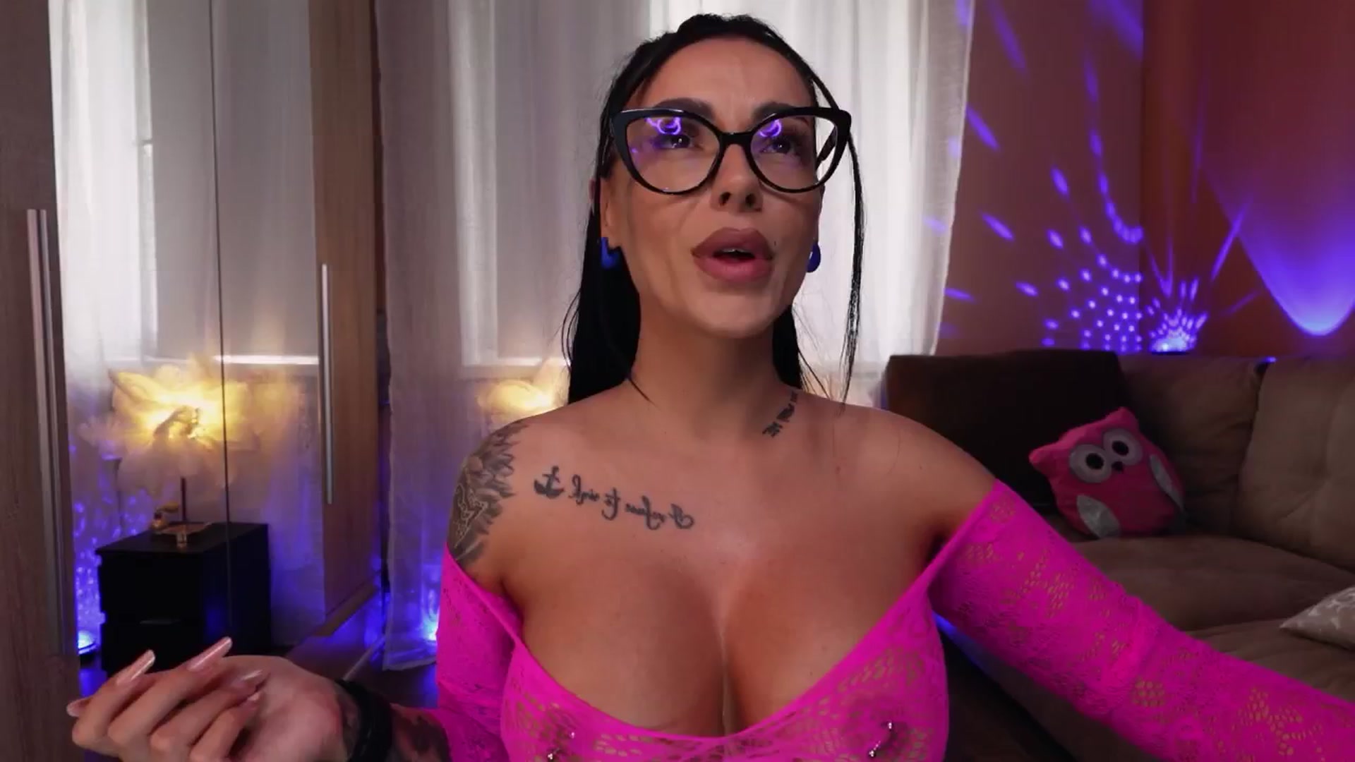 Gallery image thumbnail from Oddetteblackk's myfreecams stream on, 06/13/2025, 09:11 image 2 of 20