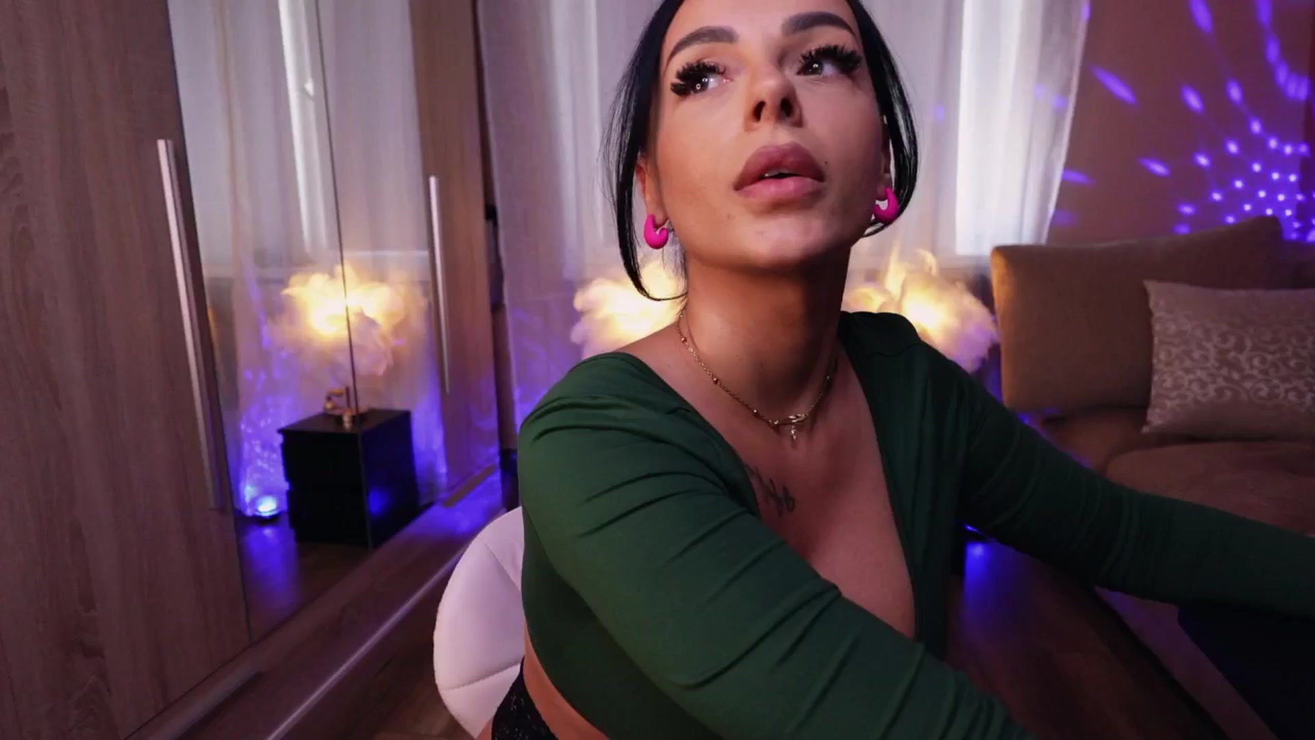 Gallery image thumbnail from Oddetteblackk's myfreecams stream on, 06/27/2025, 08:27 image 8 of 20