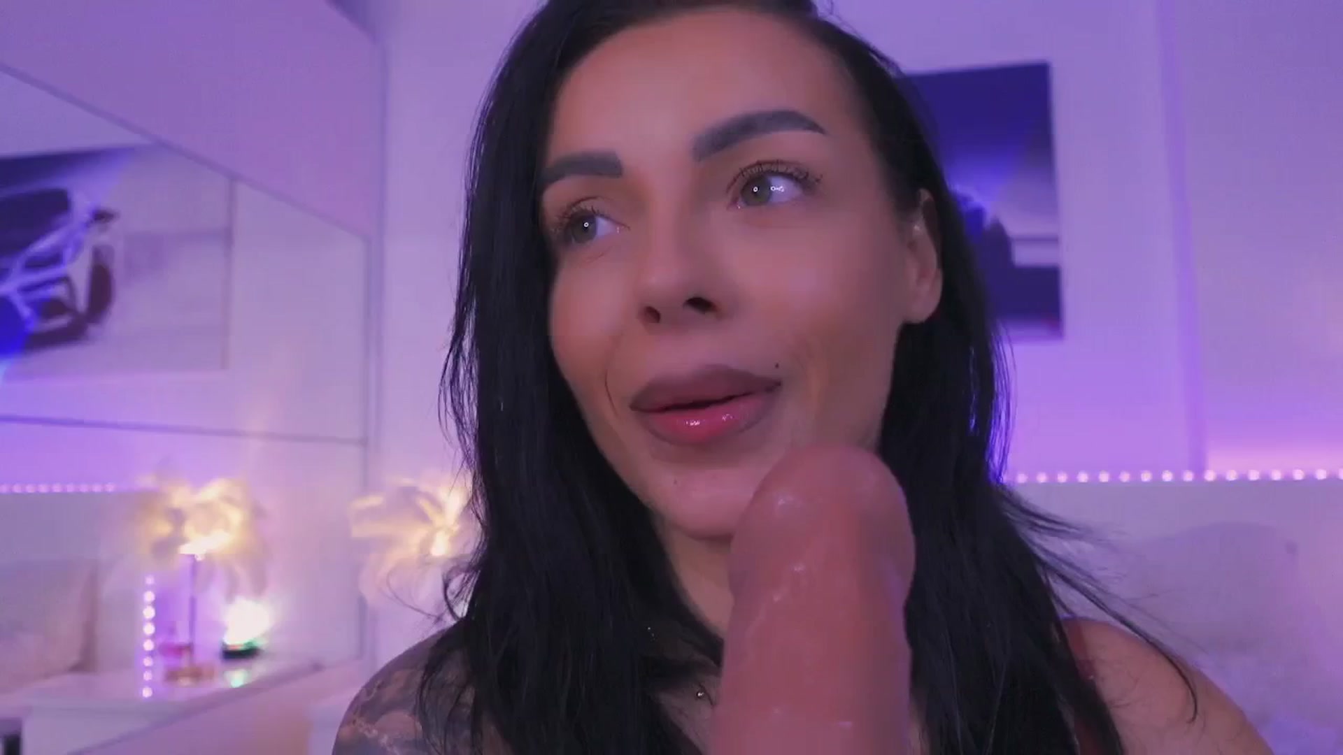 Gallery image thumbnail from Oddetteblackk's myfreecams stream on, 10/07/2025, 12:07 image 4 of 20