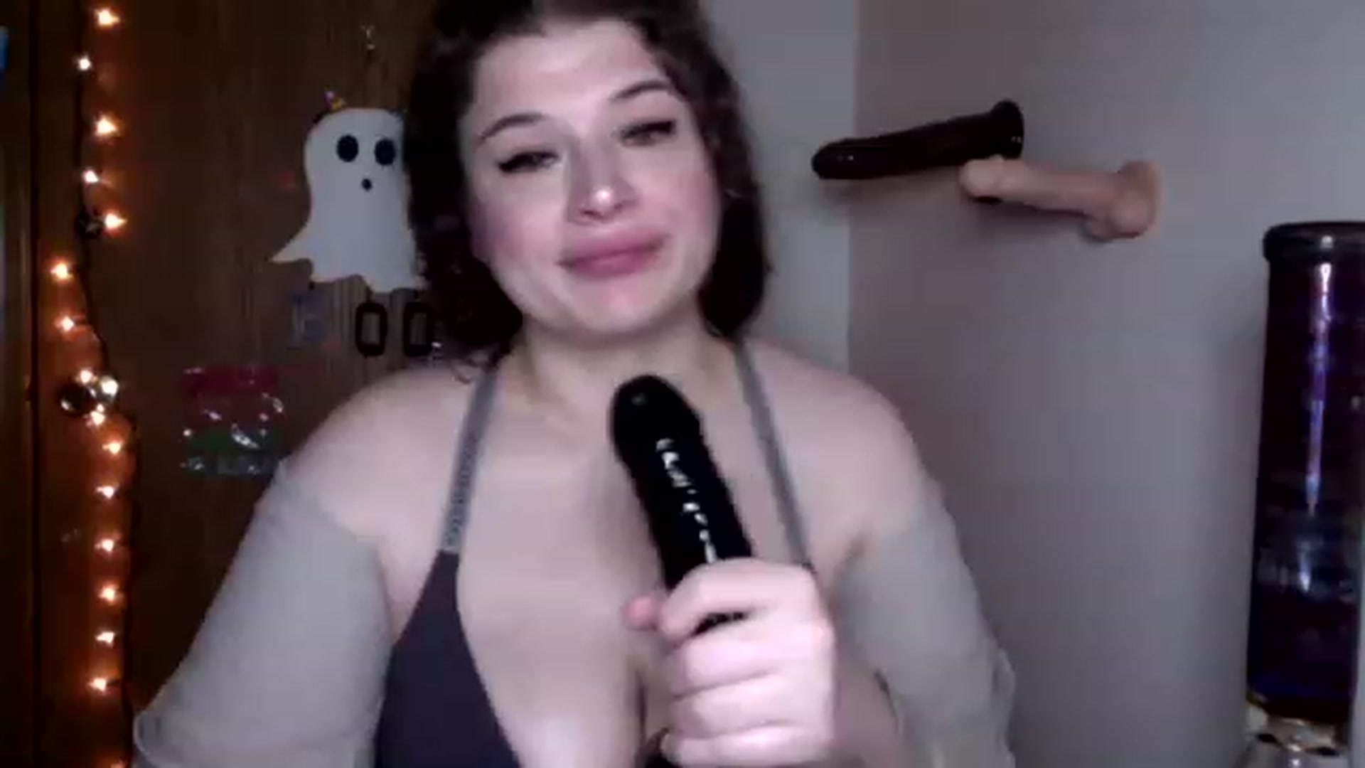 Gallery image thumbnail from Oephilia's myfreecams stream on, 11/22/2022, 09:38 image 17 of 20