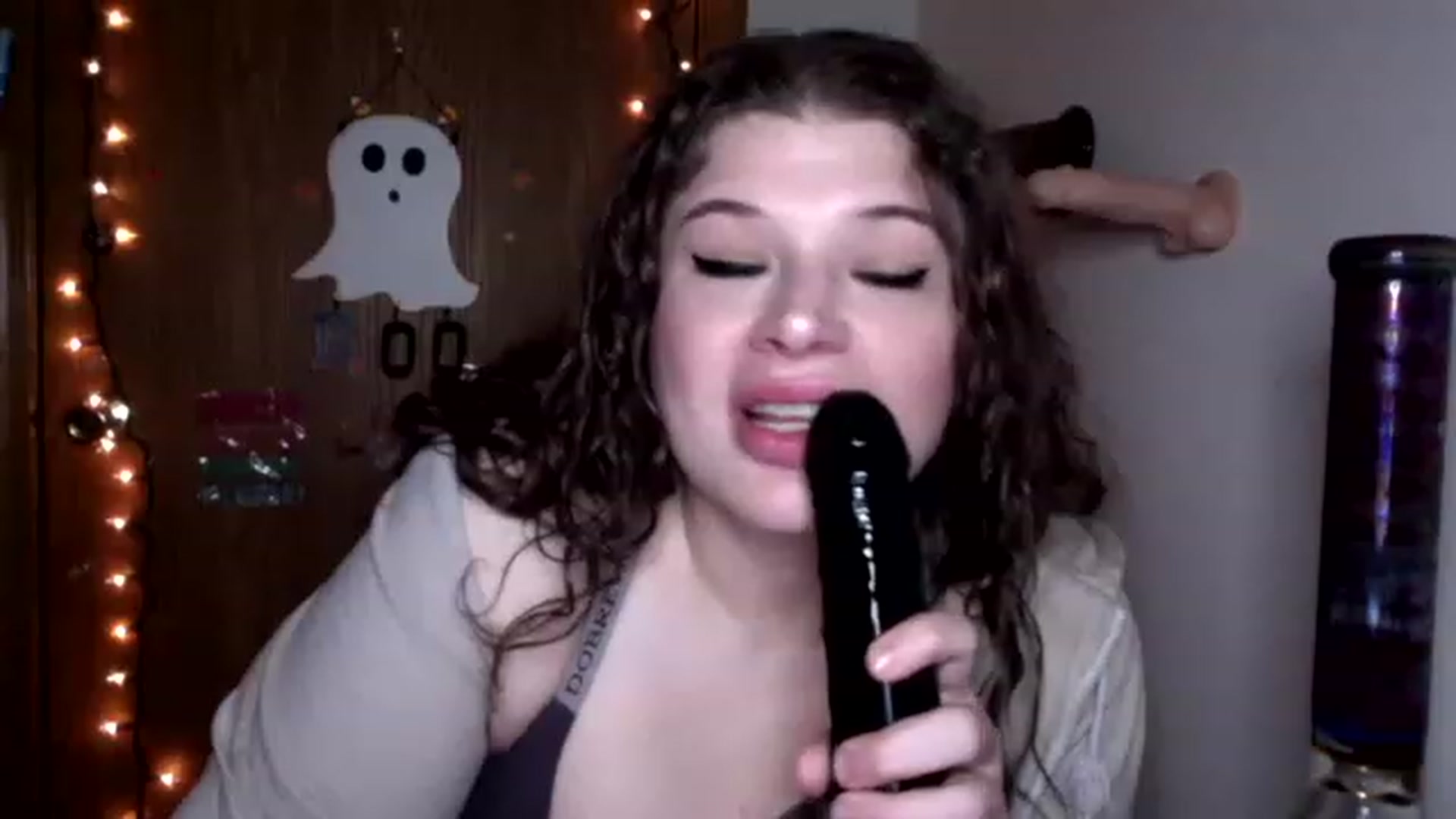 Gallery image thumbnail from Oephilia's myfreecams stream on, 11/22/2022, 09:58 image 20 of 20