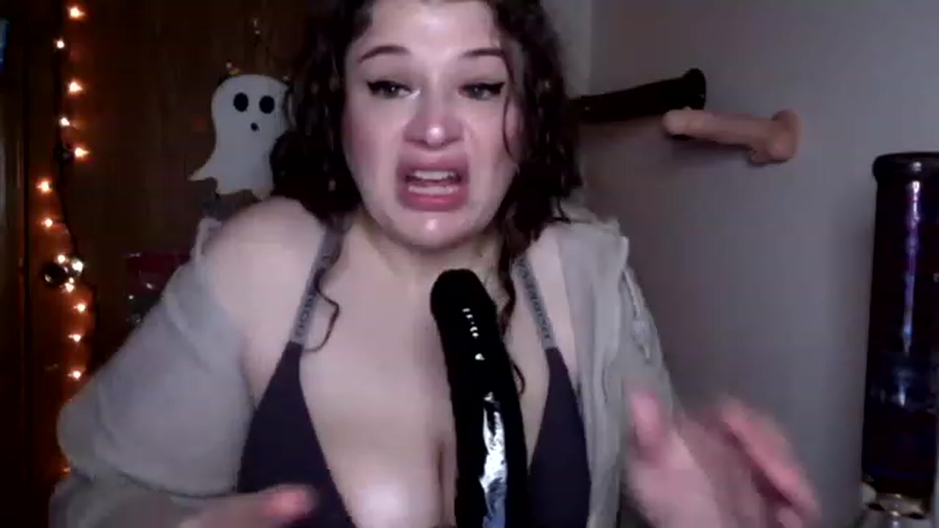 Gallery image thumbnail from Oephilia's myfreecams stream on, 11/22/2022, 09:58 image 10 of 20
