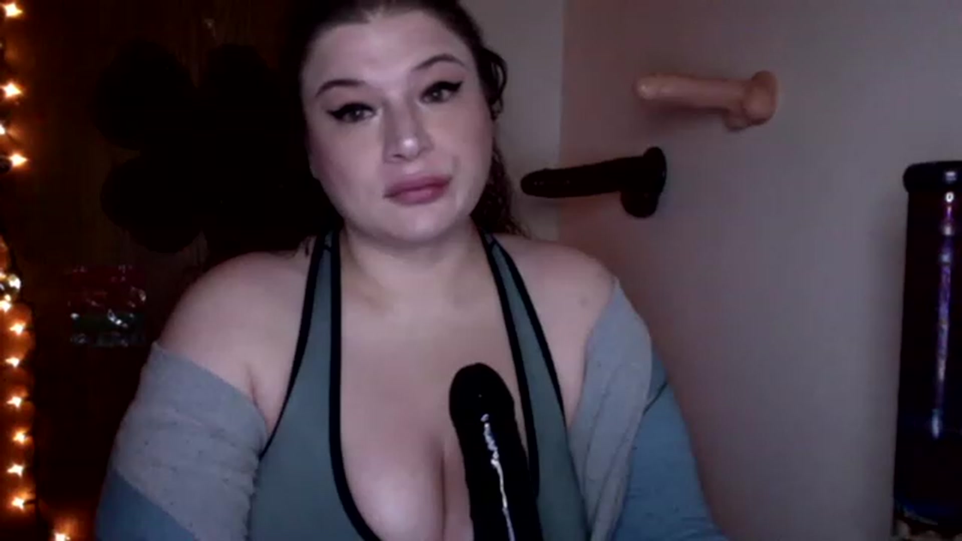Gallery image thumbnail from Oephilia's myfreecams stream on, 03/05/2023, 09:24 image 7 of 20
