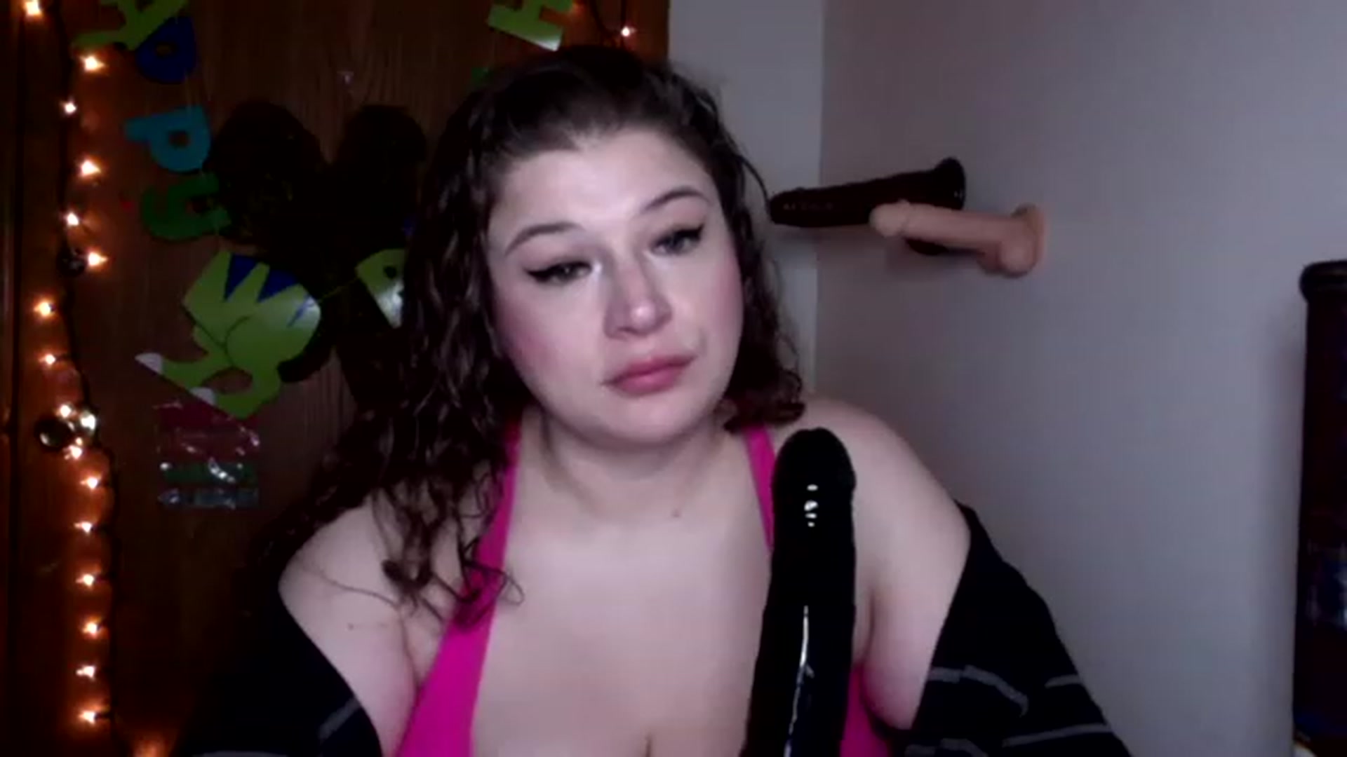 Gallery image thumbnail from Oephilia's myfreecams stream on, 03/19/2023, 10:10 image 13 of 20