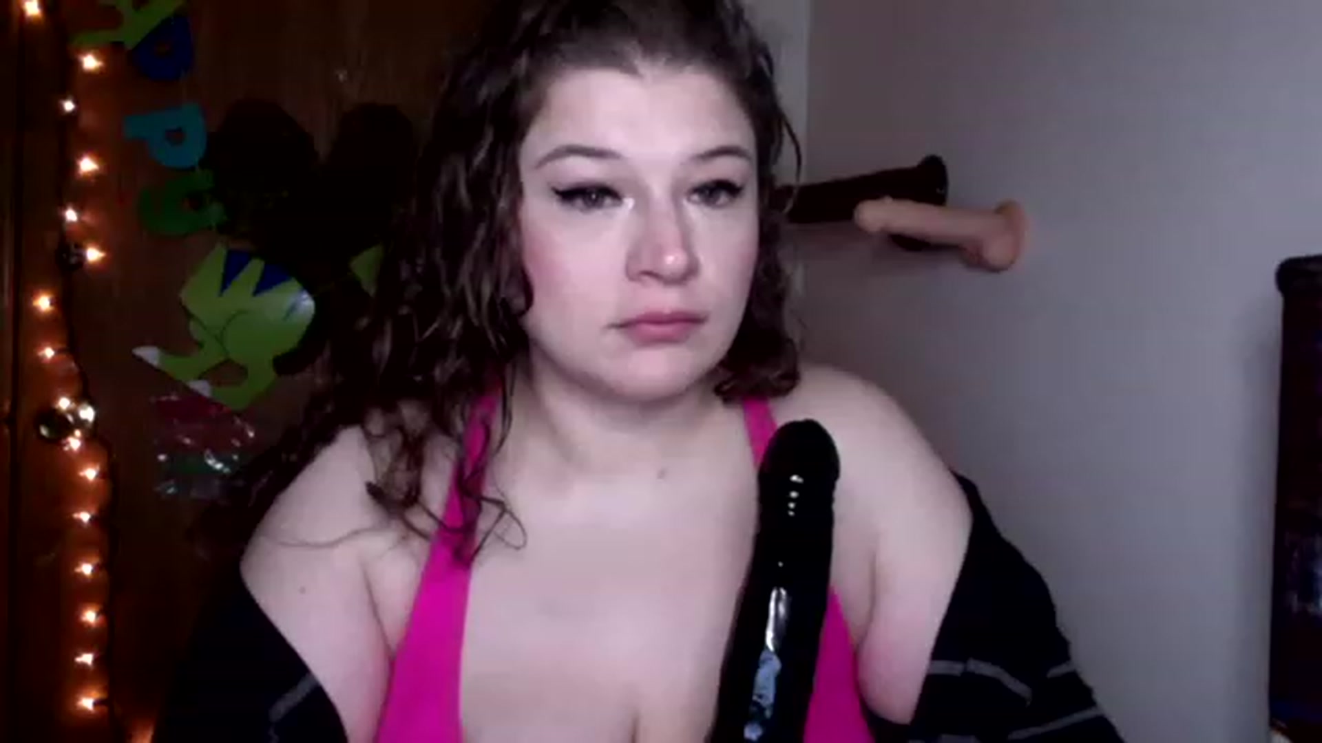 Gallery image thumbnail from Oephilia's myfreecams stream on, 03/19/2023, 10:10 image 14 of 20