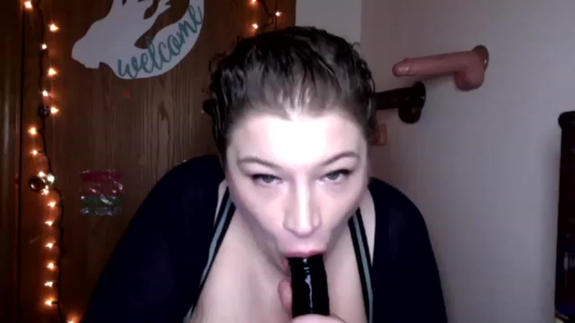 Gallery image thumbnail from Oephilia's myfreecams stream on, 04/21/2023, 12:26 image 6 of 20