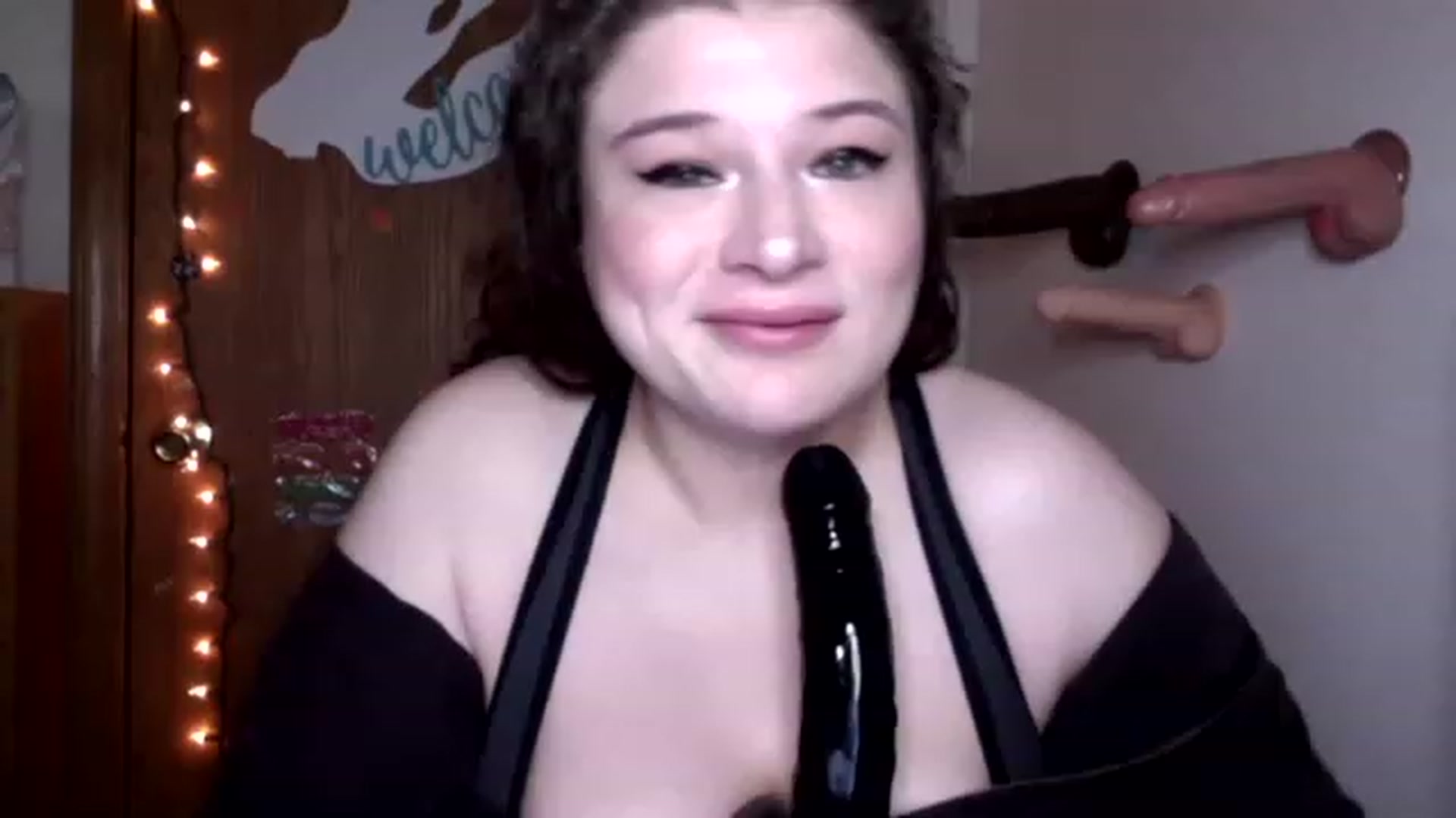 Gallery image thumbnail from Oephilia's myfreecams stream on, 04/28/2023, 16:18 image 14 of 20