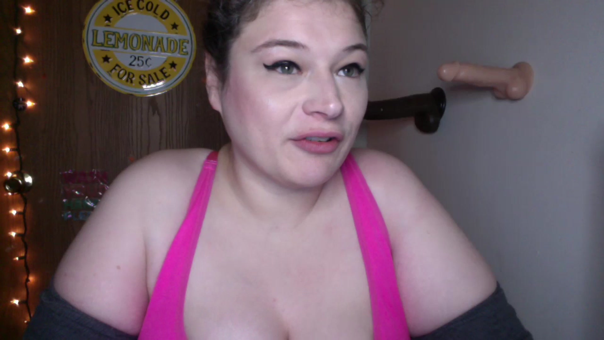 Gallery image thumbnail from Oephilia's myfreecams stream on, 07/20/2023, 12:55 image 12 of 20