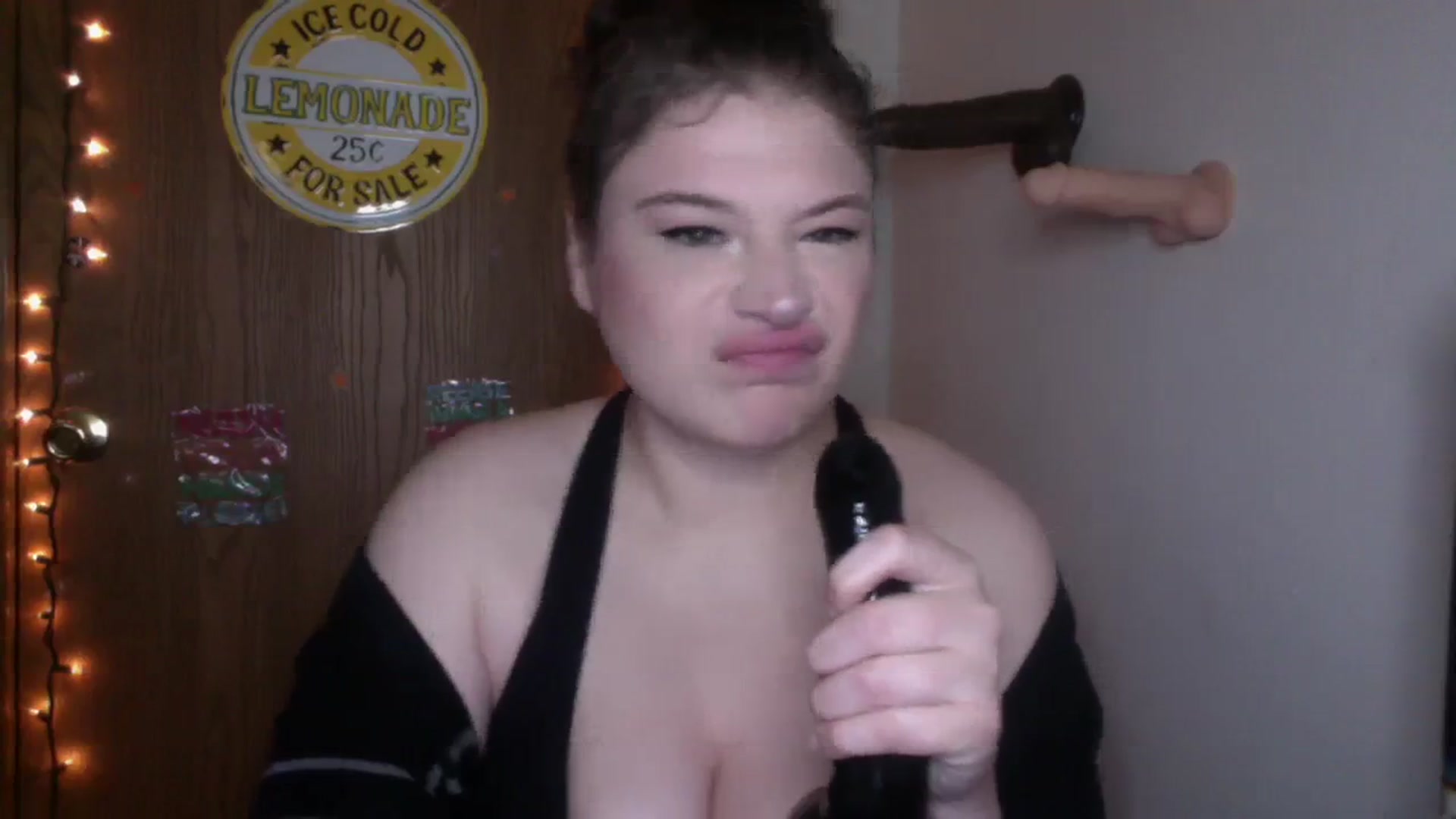 Gallery image thumbnail from Oephilia's myfreecams stream on, 08/25/2023, 16:27 image 13 of 20