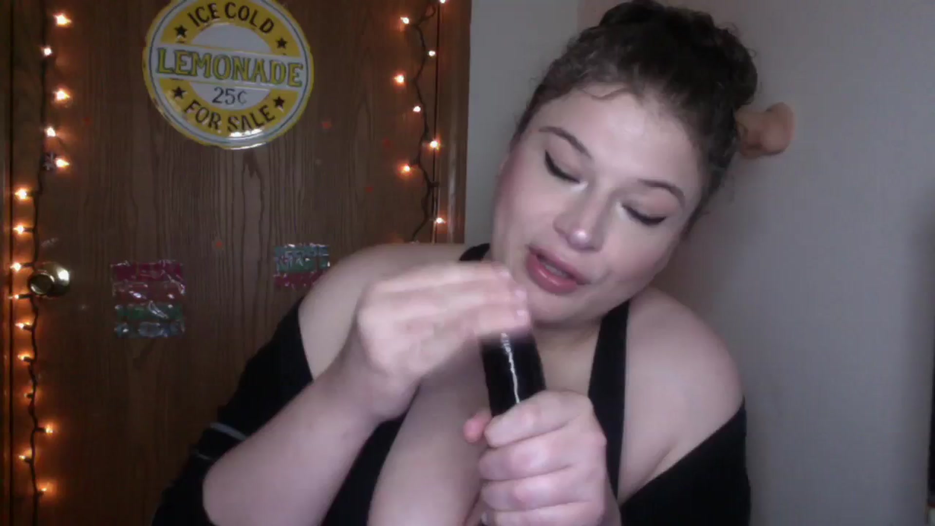Gallery image thumbnail from Oephilia's myfreecams stream on, 08/25/2023, 16:27 image 10 of 20