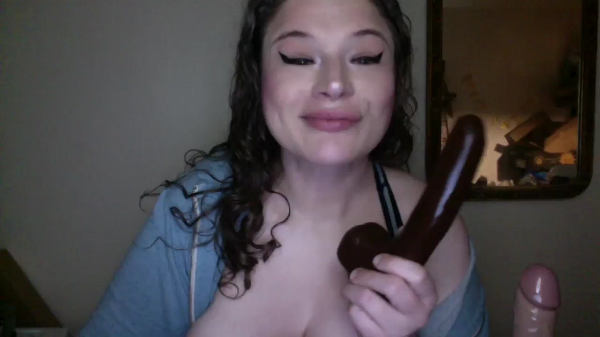 Gallery image thumbnail from Oephilia's myfreecams stream on, 08/17/2024, 09:32 image 4 of 20